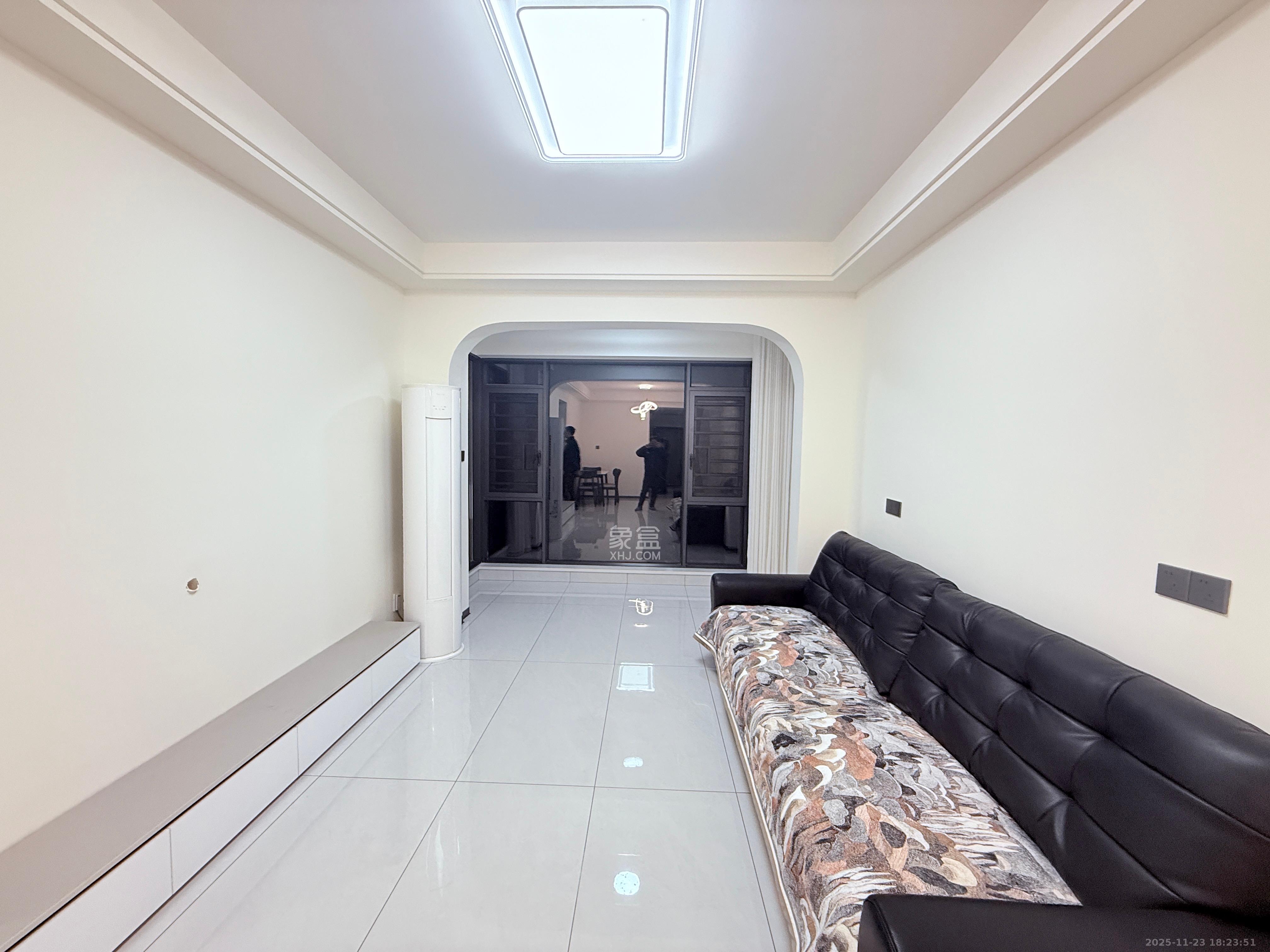 湖湘时代名邸公园壹号 2室1厅1卫 2600.0元/月 湖湘时代名邸公园壹号 2室1厅1卫 2600.0元/月室内图