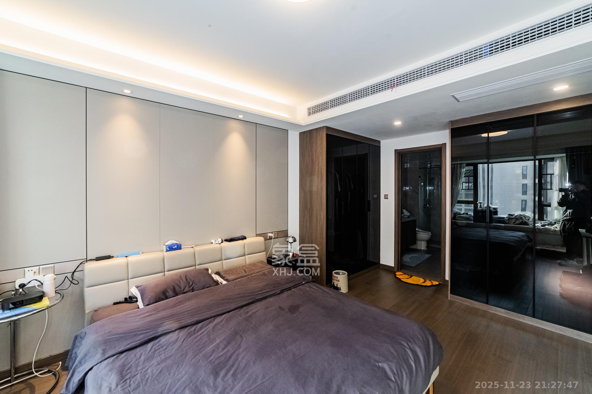 龙湖春江天玺 4室2厅2卫 245.0万 龙湖春江天玺 4室2厅2卫 245.0万卧室