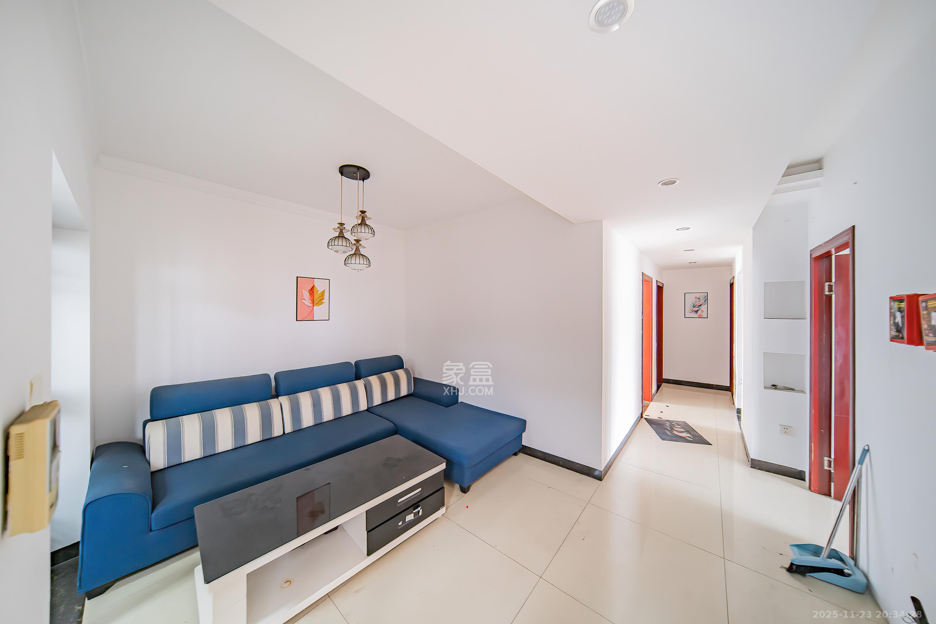 四方水岸(世方水岸)  3室2厅1卫    95.0万客厅