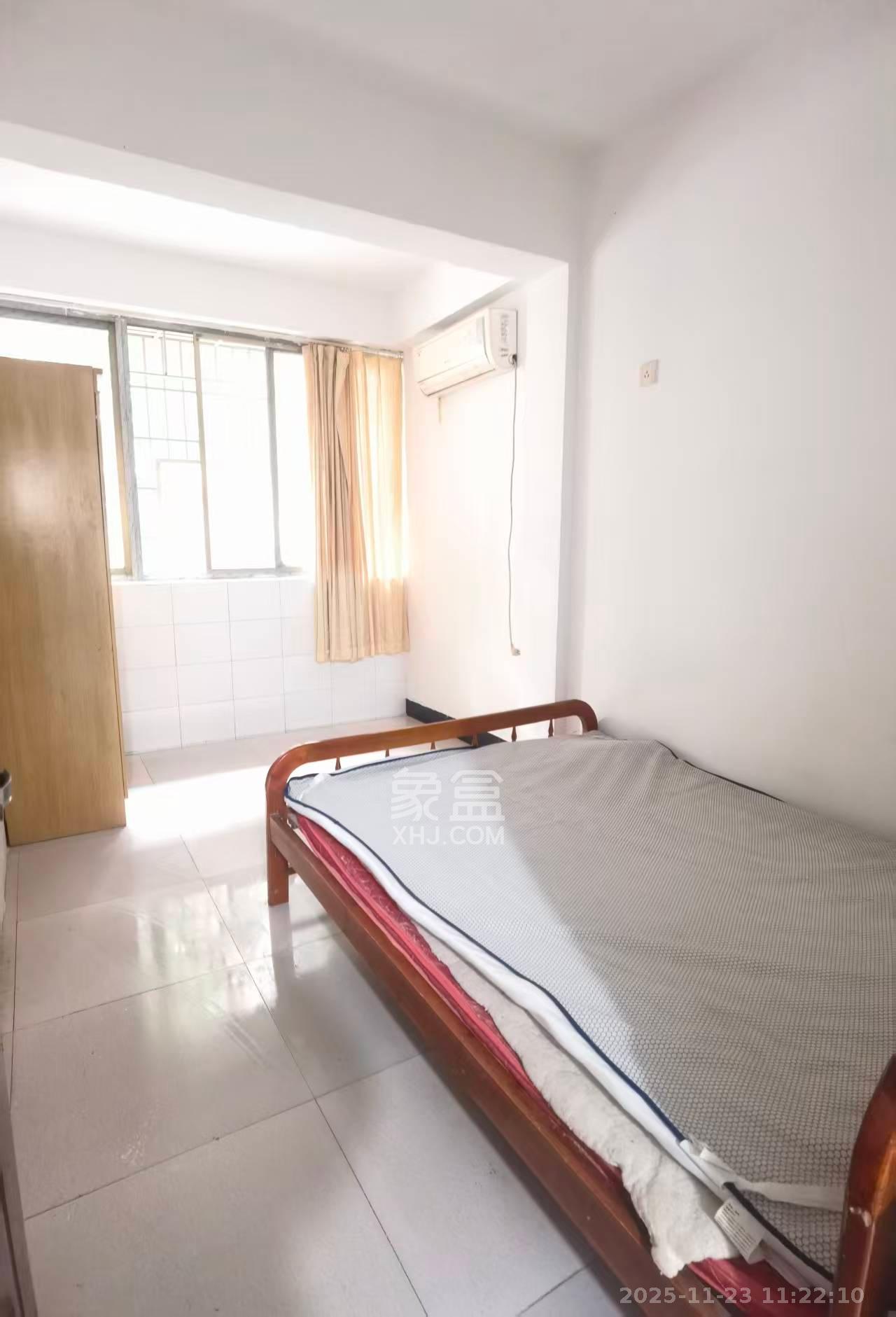 先福安置小区  1室1厅1卫    1500.0元/月室内图