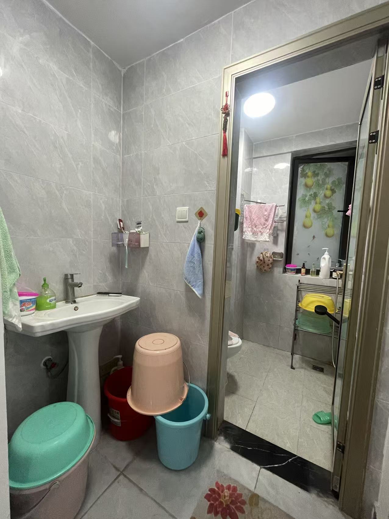 坡博家园二区 3室2厅2卫 2200.0元/月 坡博家园二区 3室2厅2卫 2200.0元/月室内图