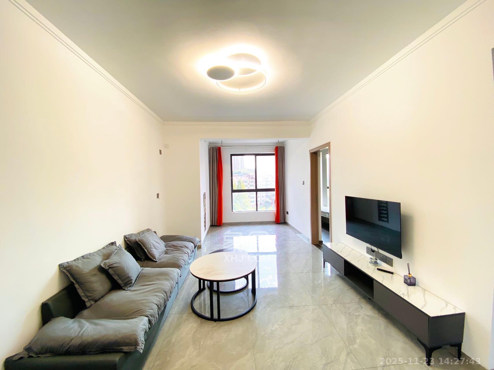 欧莱雅郡  1室1厅1卫    1900.0元/月