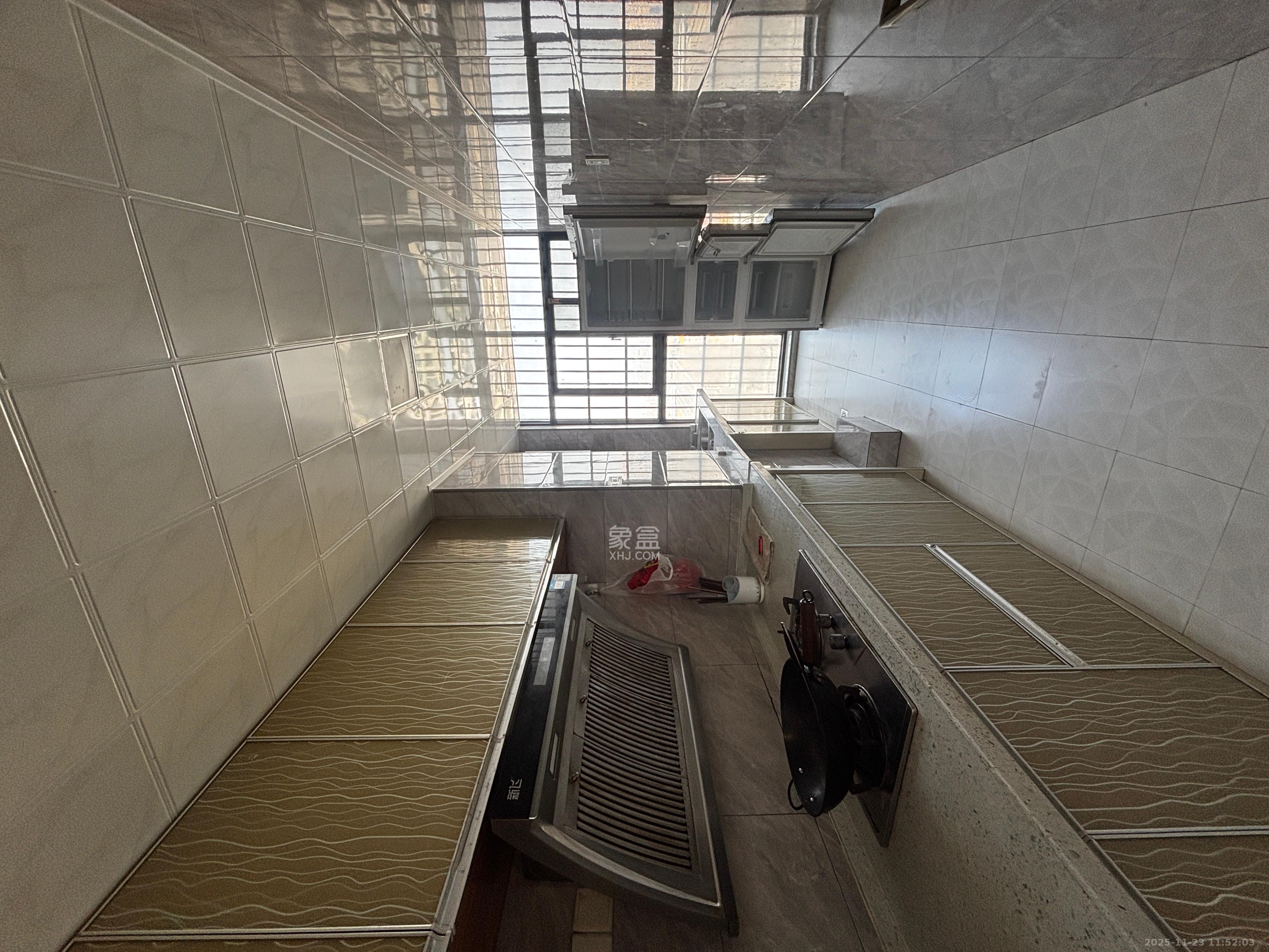 中欣楚天雅郡  3室2厅2卫    1800.0元/月室内图