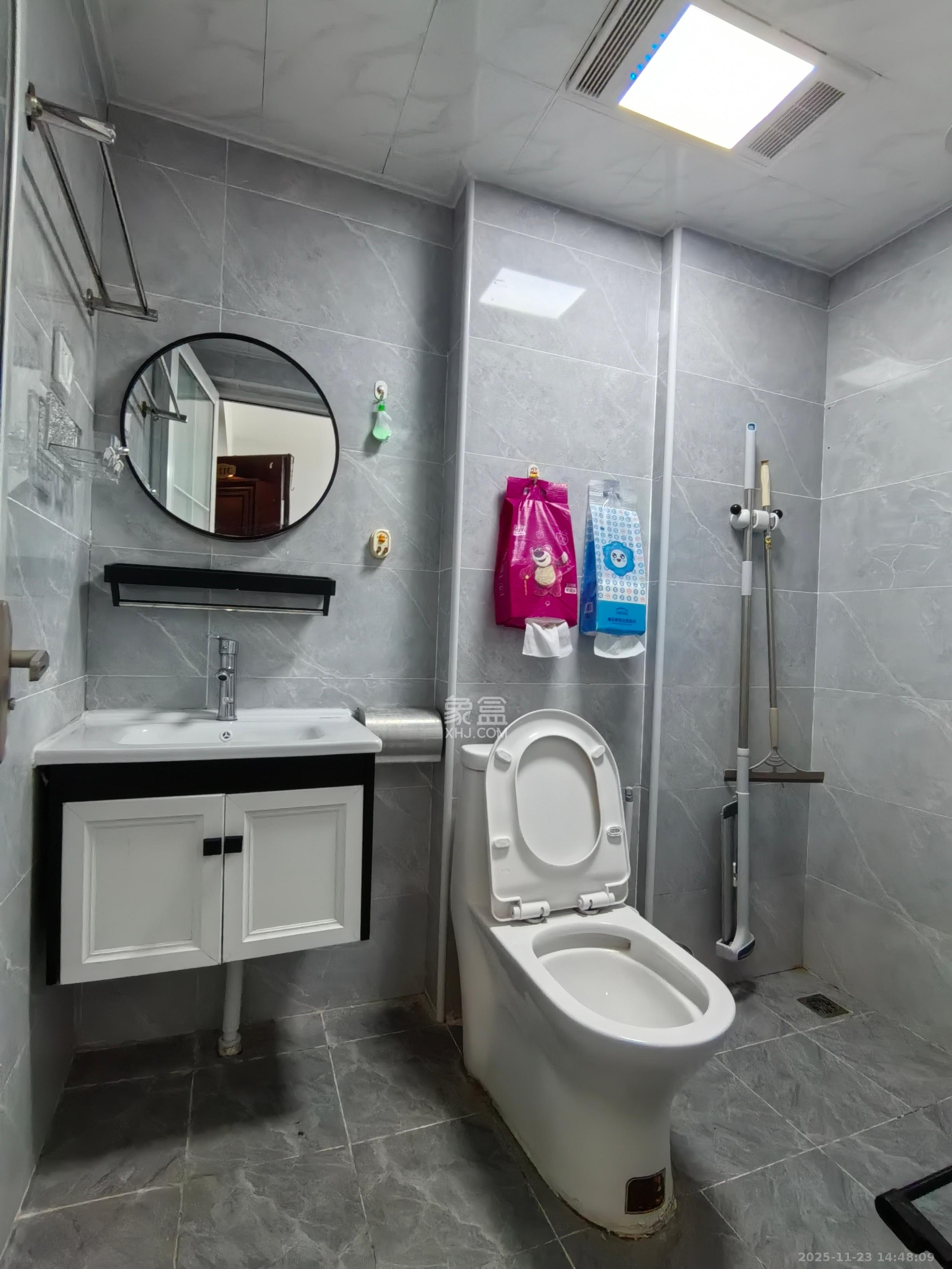 天健城  1室1厅1卫    2000.0元/月室内图