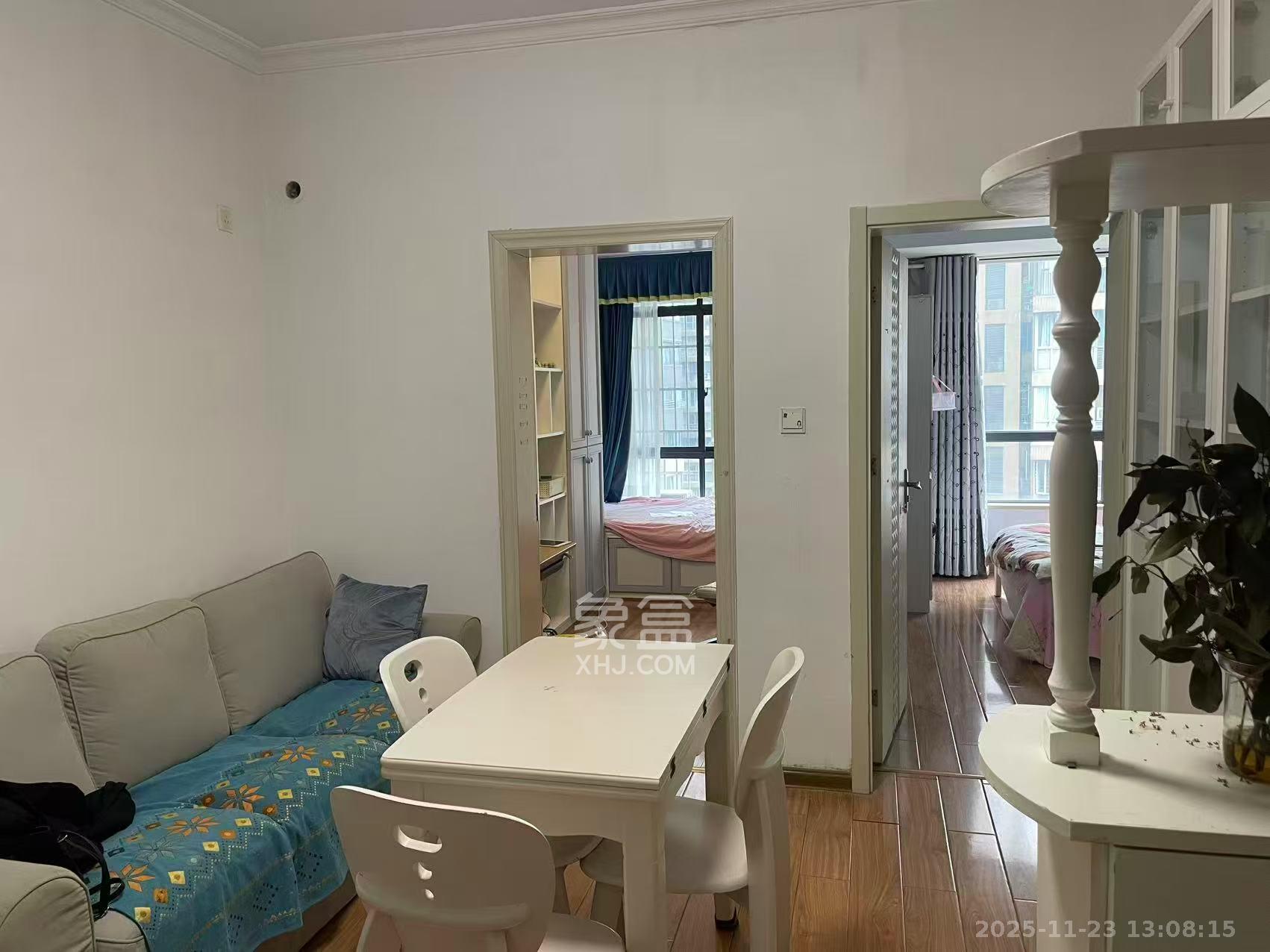 万博汇  2室1厅1卫    2100.0元/月