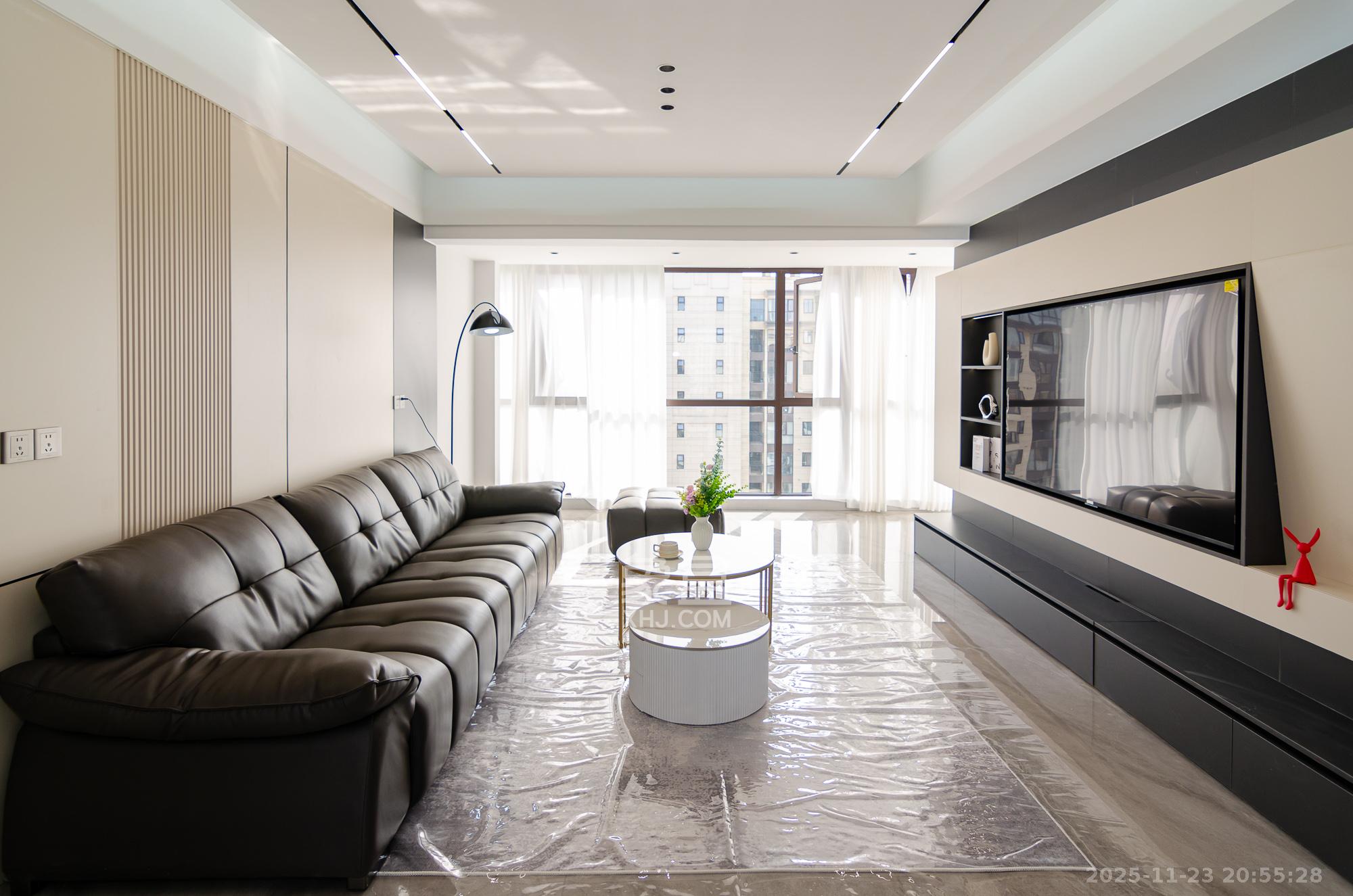 新华联梦想城  4室2厅2卫    113.8万客厅