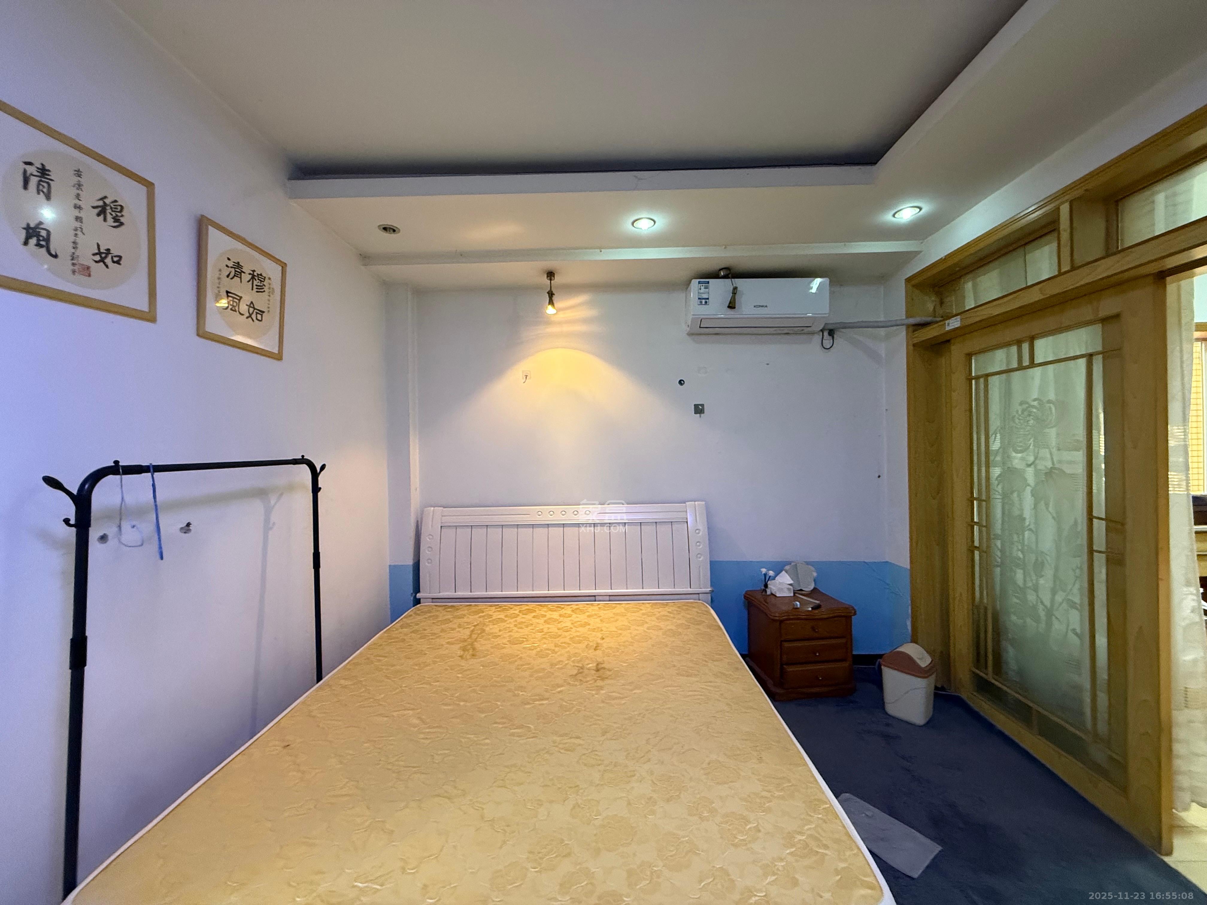 都市春天  1室1厅1卫    1700.0元/月室内图1