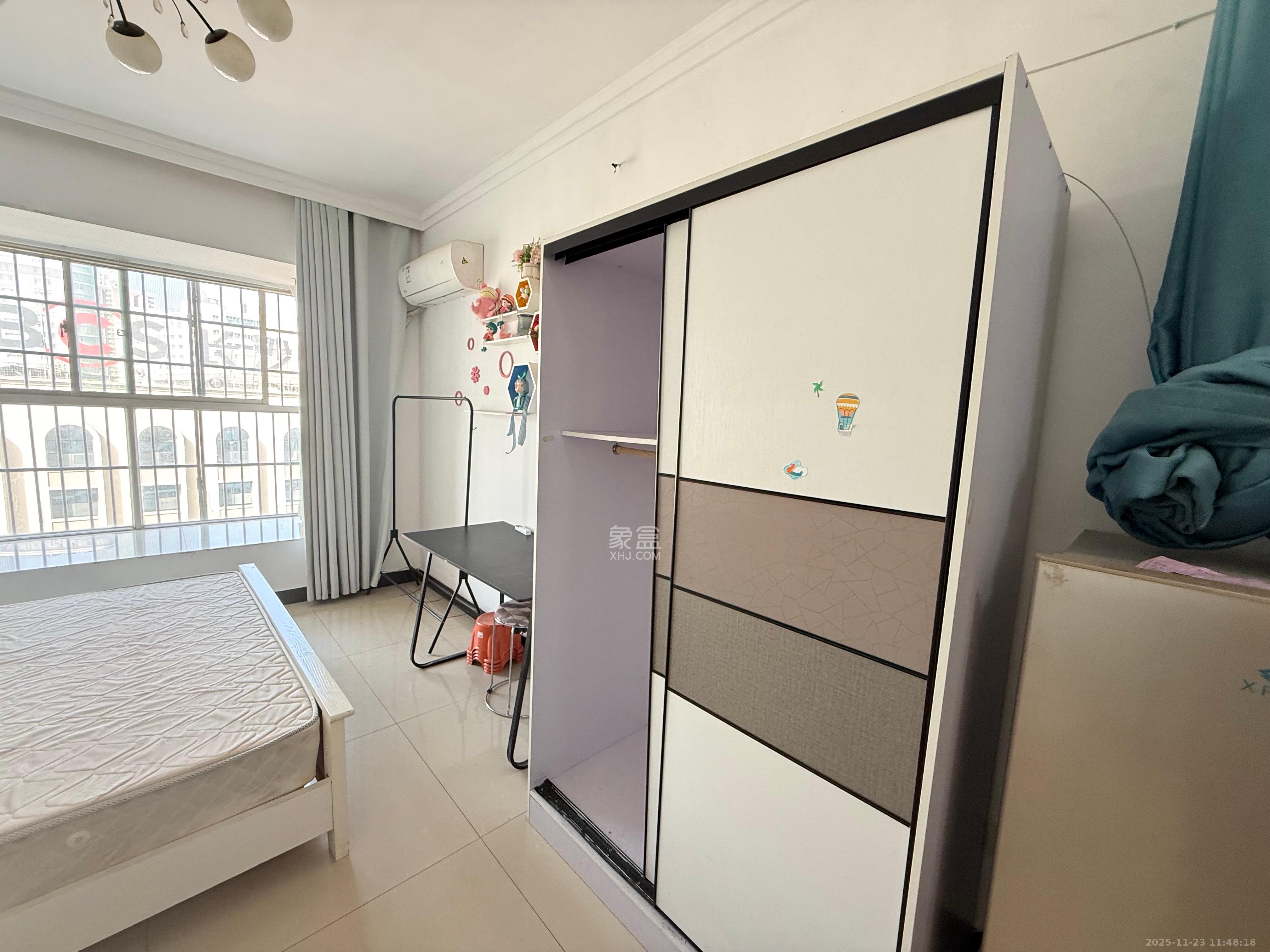 颐美会现代城  1室1厅1卫    1800.0元/月室内图