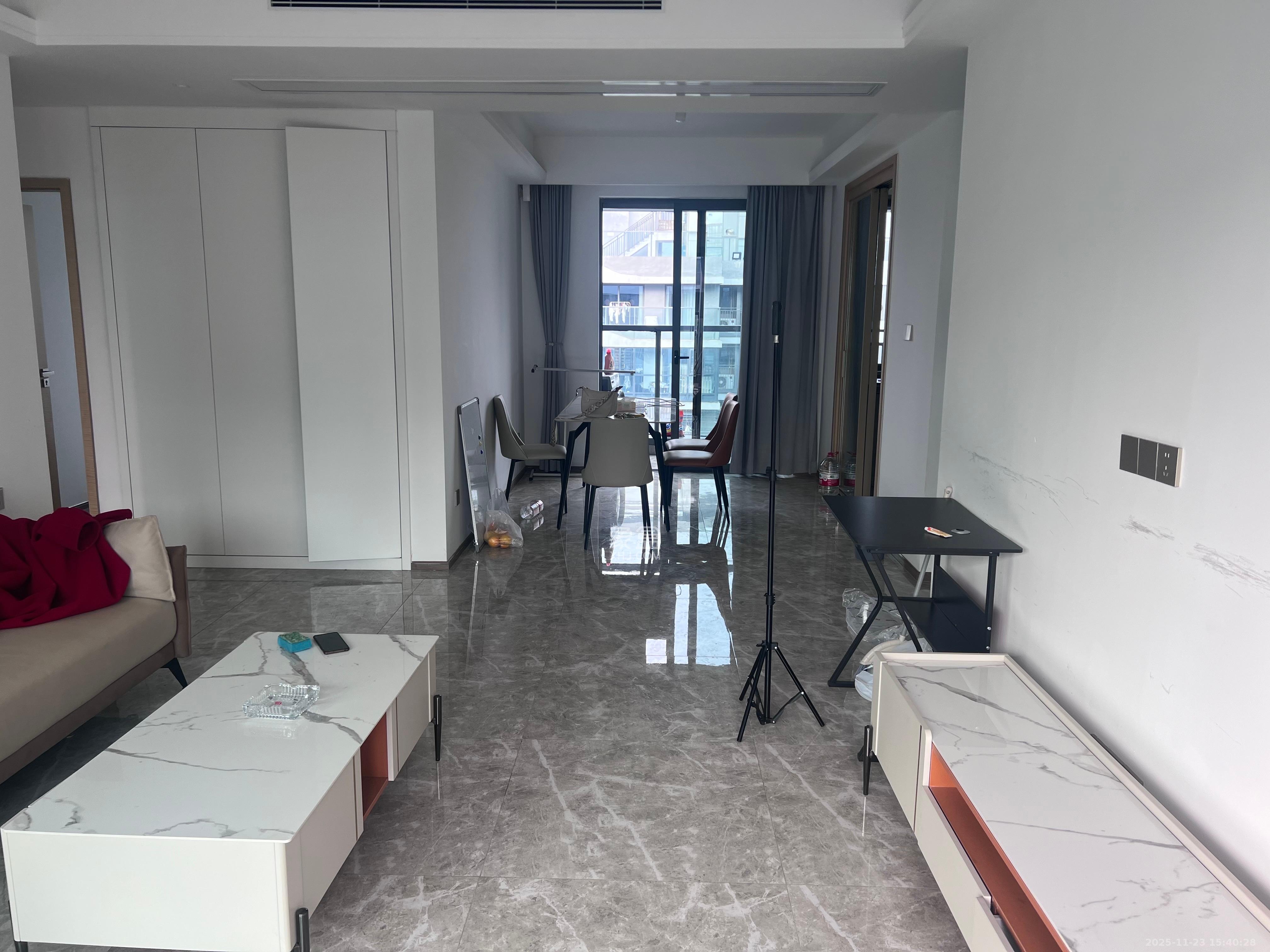 复地滨江金融中心  4室2厅2卫    5500.0元/月室内图