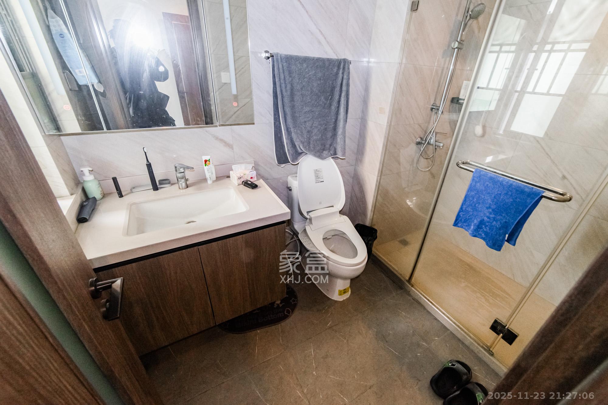 龙湖春江天玺 4室2厅2卫 185.0万 龙湖春江天玺 4室2厅2卫 185.0万卫生间