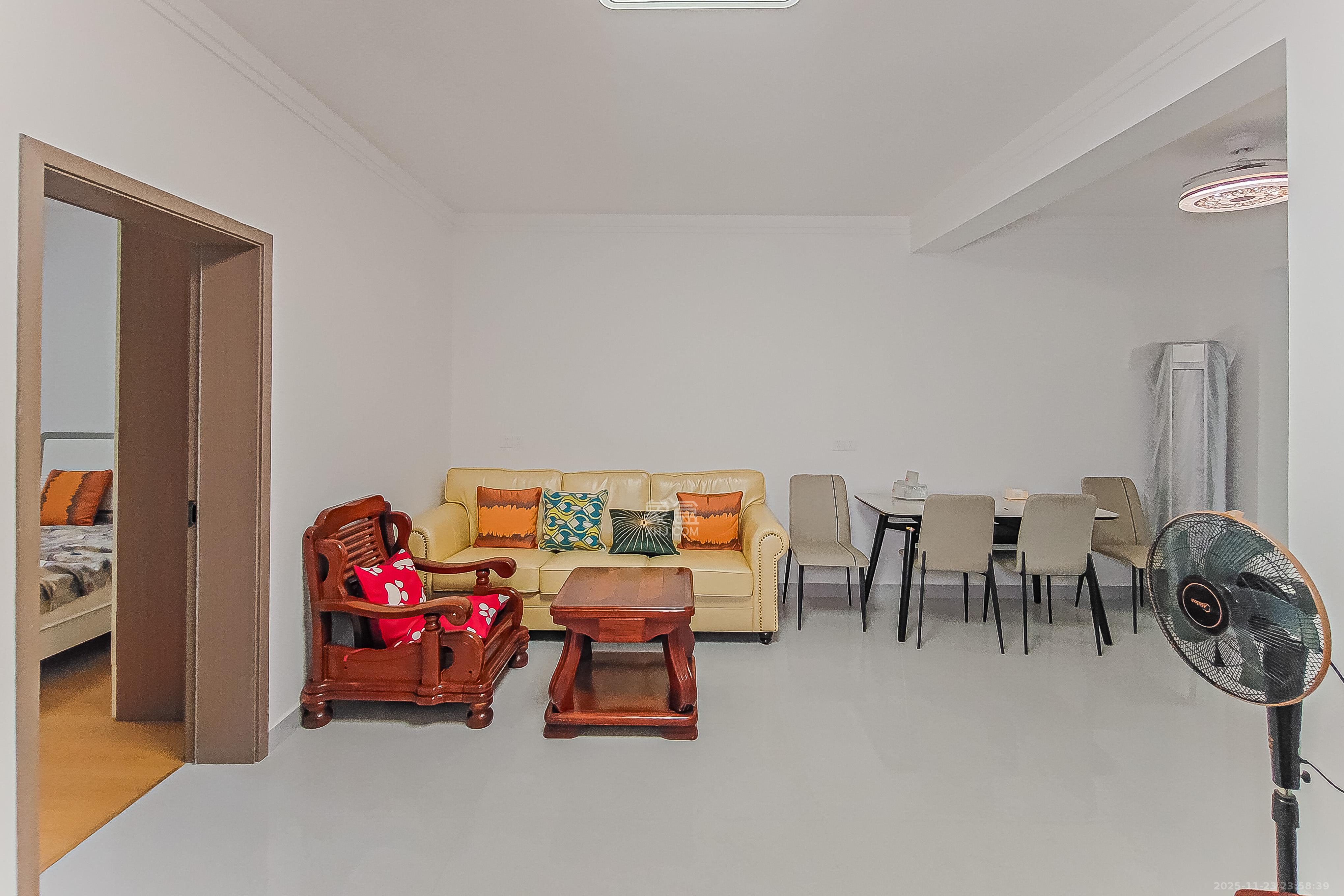 农机宿舍(省农机局大院宿舍) 2室2厅1卫 88.0万 农机宿舍(省农机局大院宿舍) 2室2厅1卫 88.0万客厅