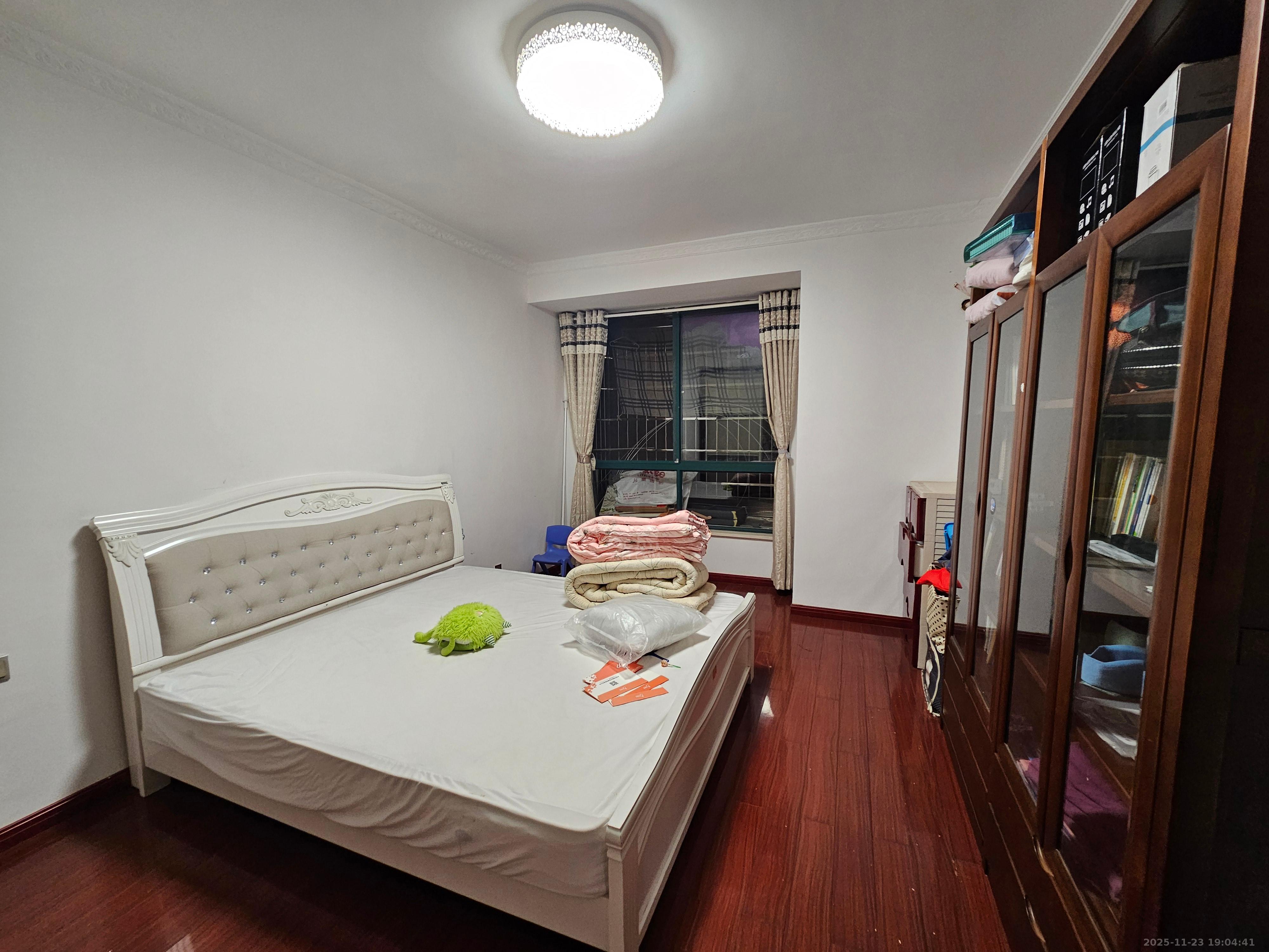 尚格名城花好悦园1.2期  3室2厅2卫    1600.0元/月室内图