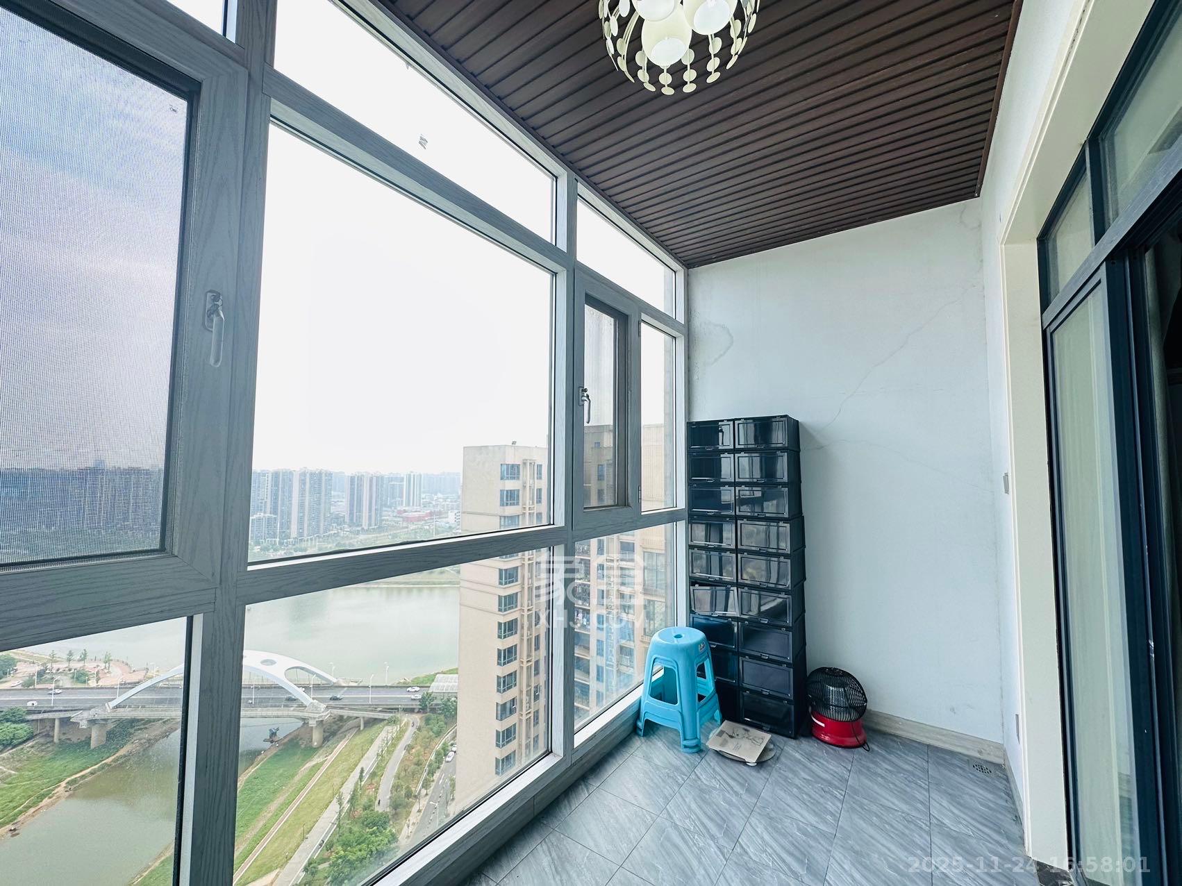 江河双水湾 4室2厅2卫 3500.0元/月 江河双水湾 4室2厅2卫 3500.0元/月室内图