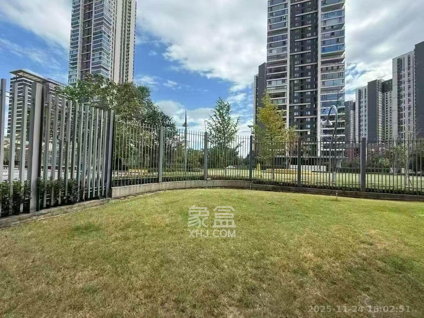 万科魅力之城锋镜里 4室2厅2卫 3200.0元/月 万科魅力之城锋镜里 4室2厅2卫 3200.0元/月室内图