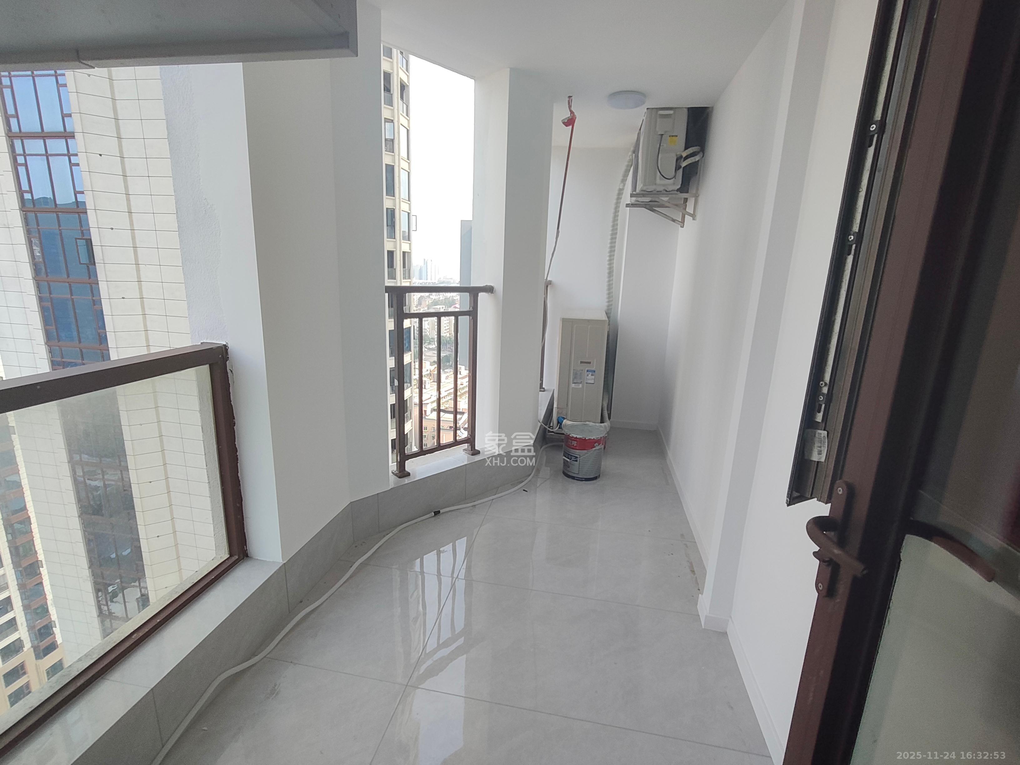 富兴时代御城  4室2厅2卫    7800.0元/月室内图