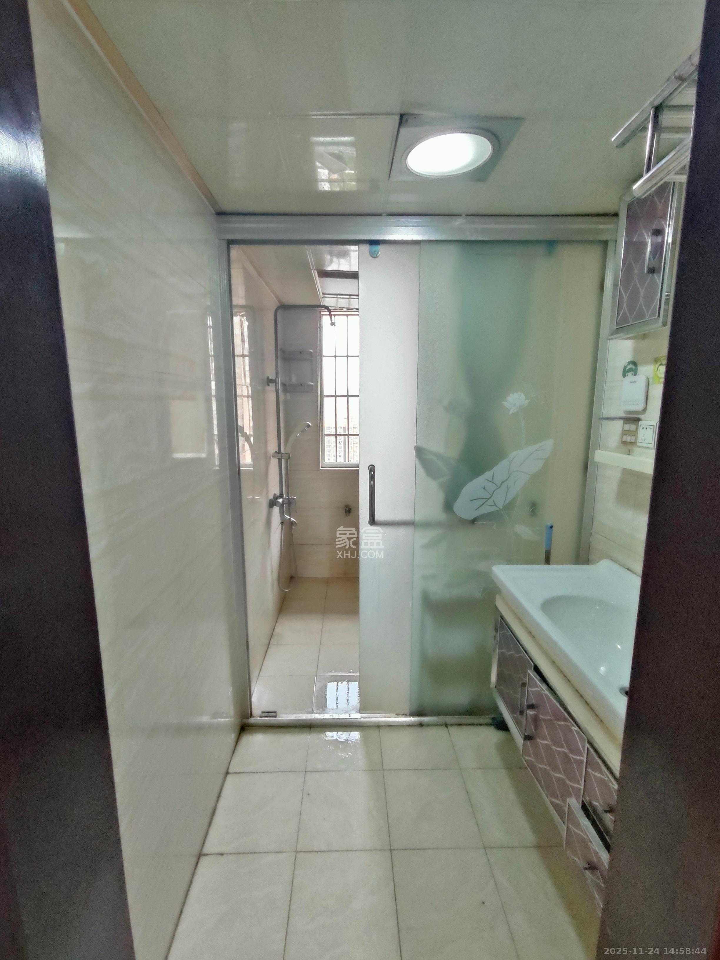 爵士湘  3室1厅1卫    1600.0元/月室内图