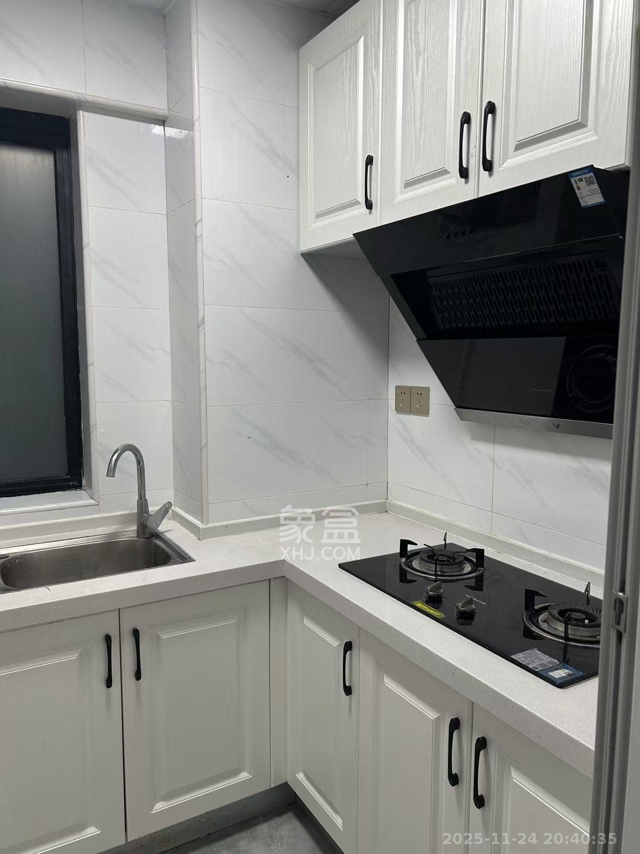 东怡外国(南湖一号) 1室1厅1卫 3500.0元/月 东怡外国(南湖一号) 1室1厅1卫 3500.0元/月室内图