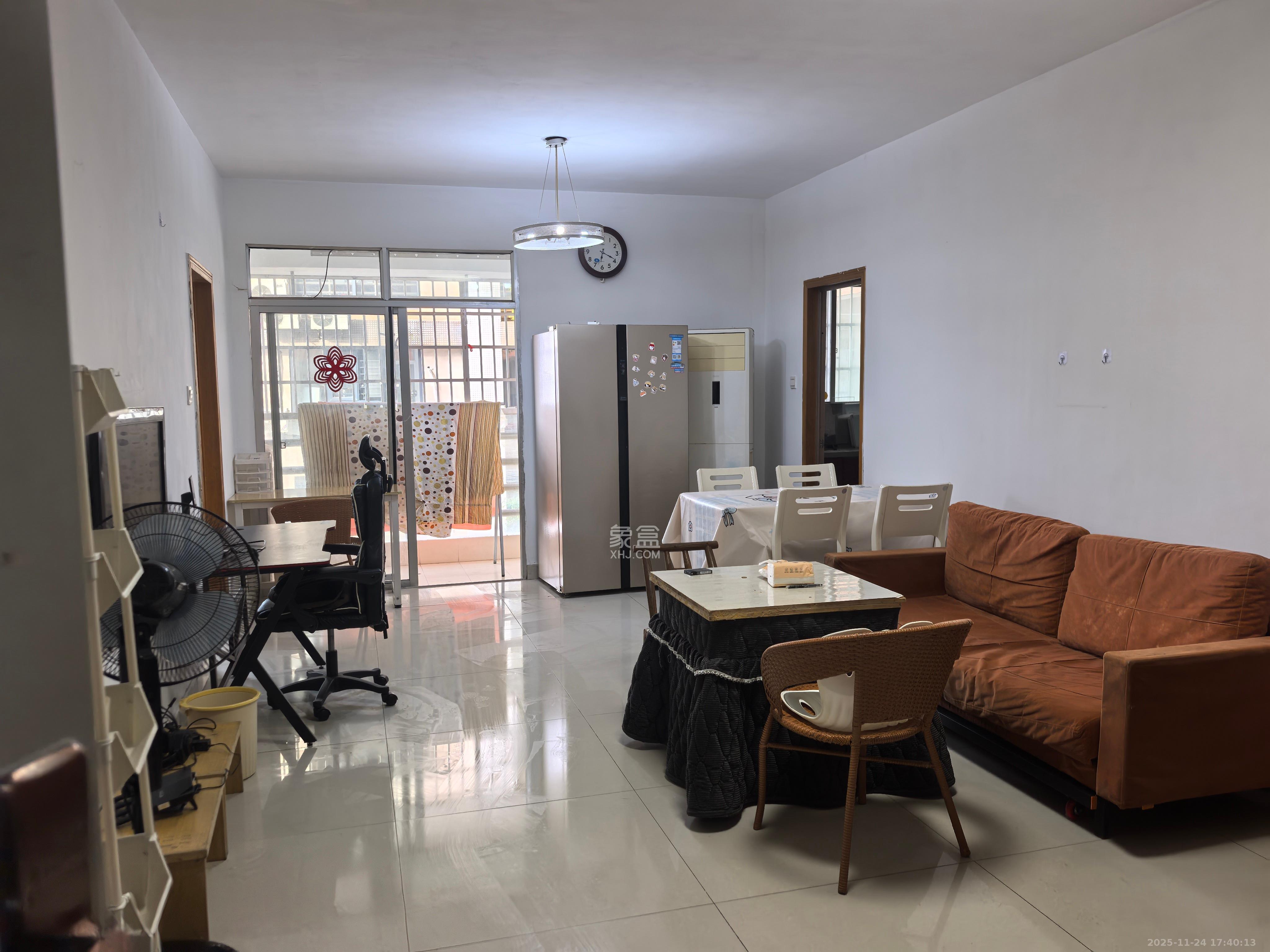 华菱新城地标  2室2厅1卫    1800.0元/月室内图