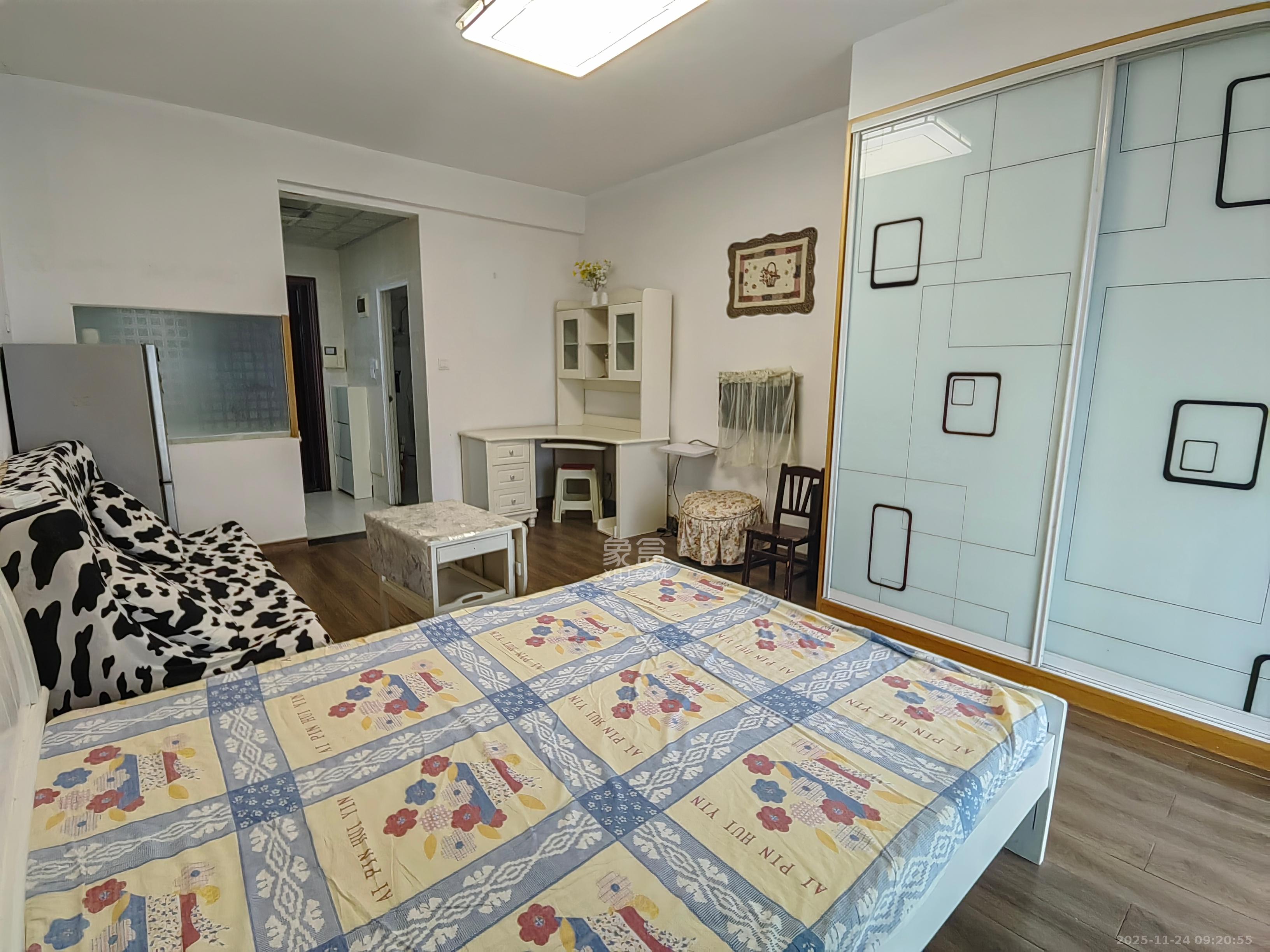 世景华庭  1室1厅1卫    1200.0元/月室内图