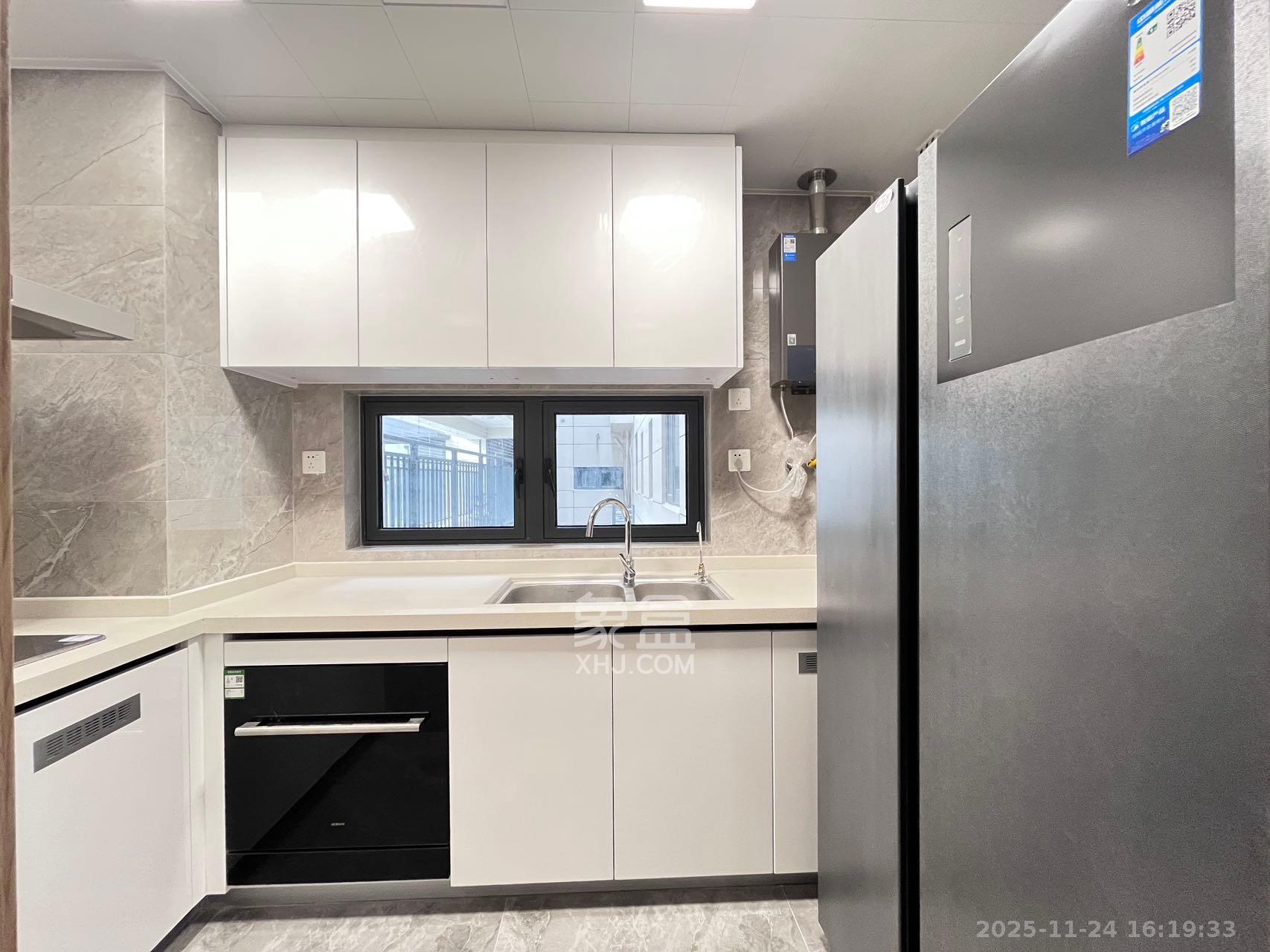 保利天汇 3室2厅2卫 3800.0元/月 保利天汇 3室2厅2卫 3800.0元/月室内图