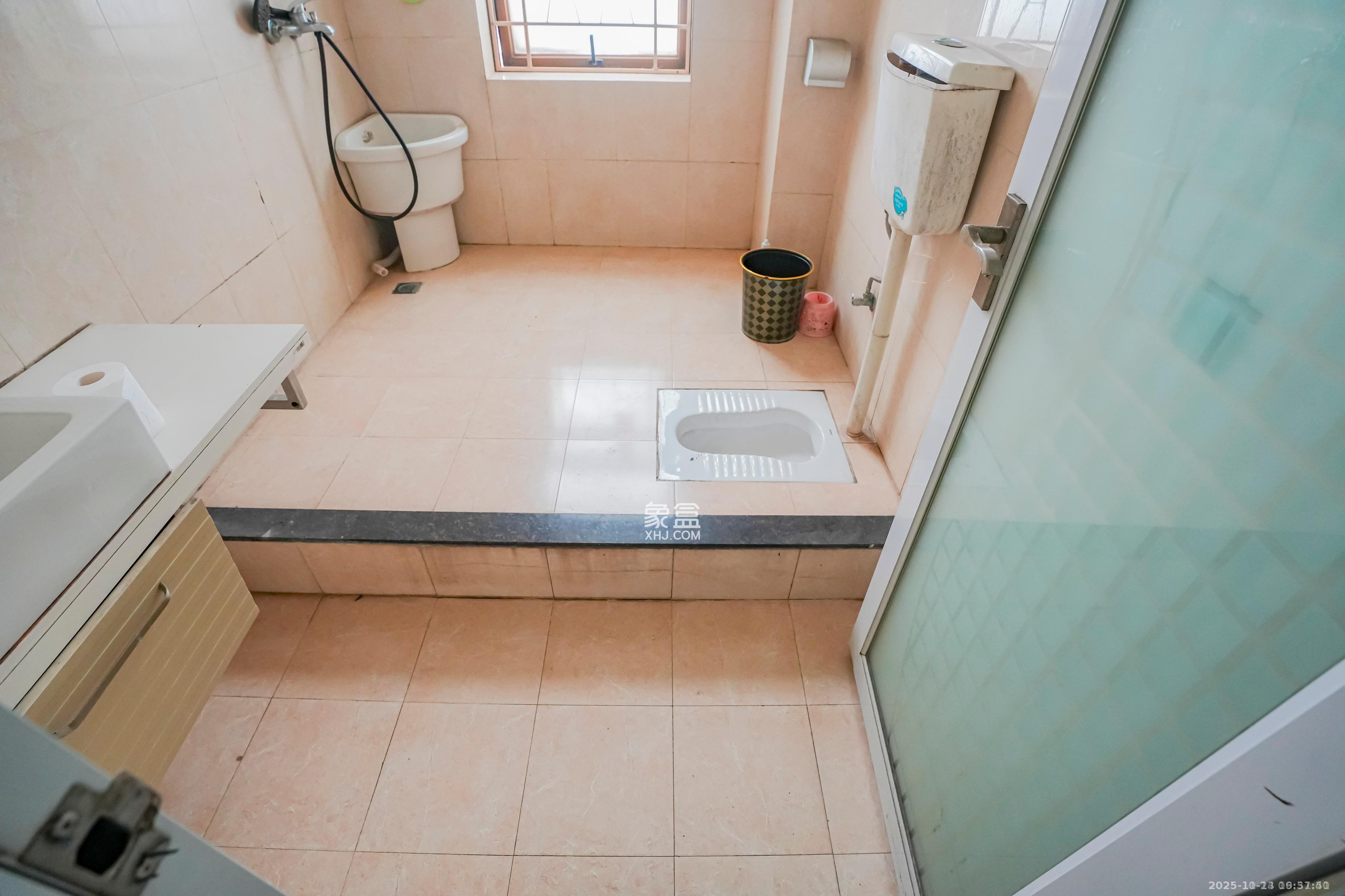 天健芙蓉盛世一期 3室2厅1卫 3500.0元/月 天健芙蓉盛世一期 3室2厅1卫 3500.0元/月室内图