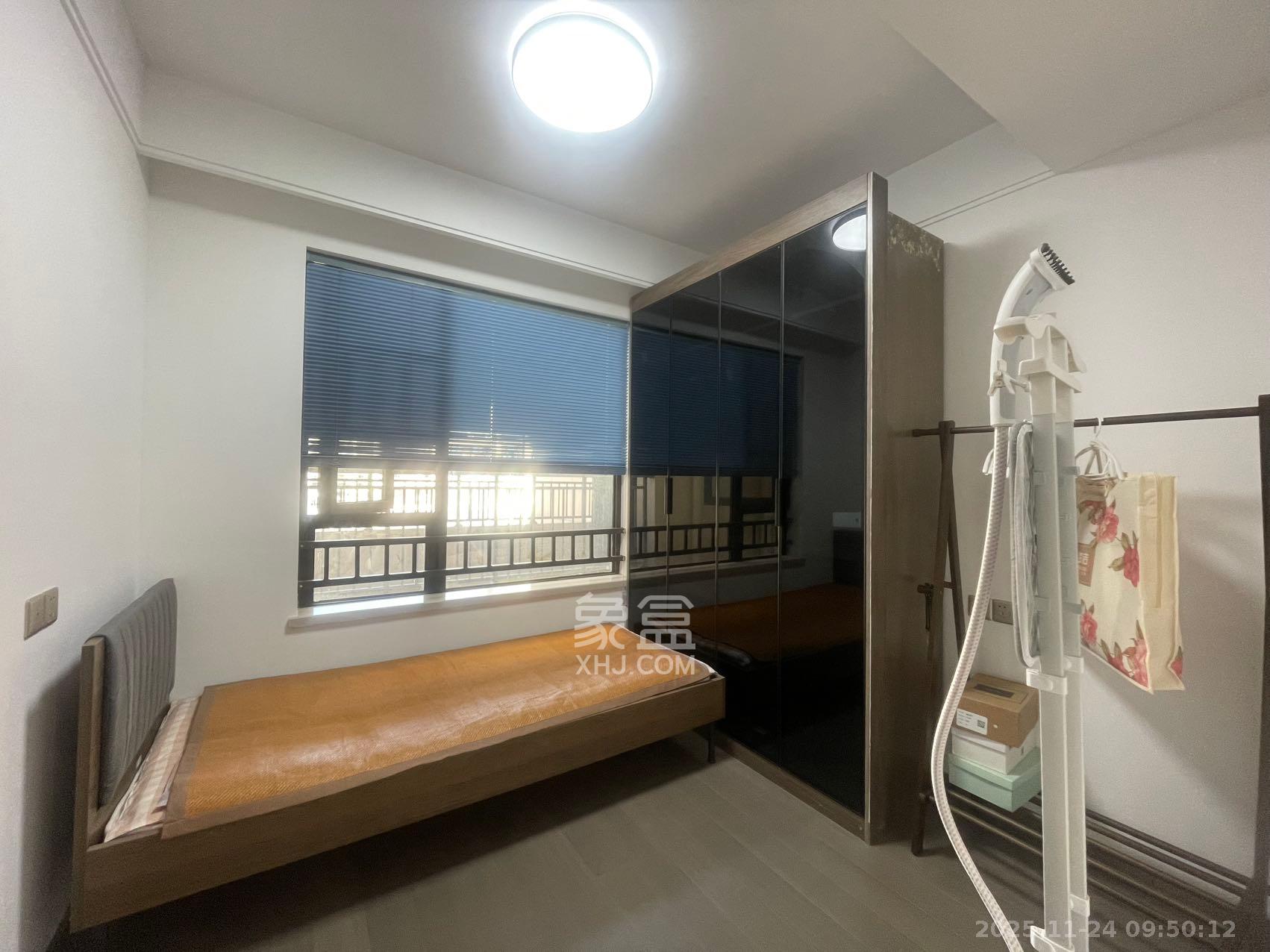 龙湖春江天玺  3室2厅1卫    4000.0元/月室内图