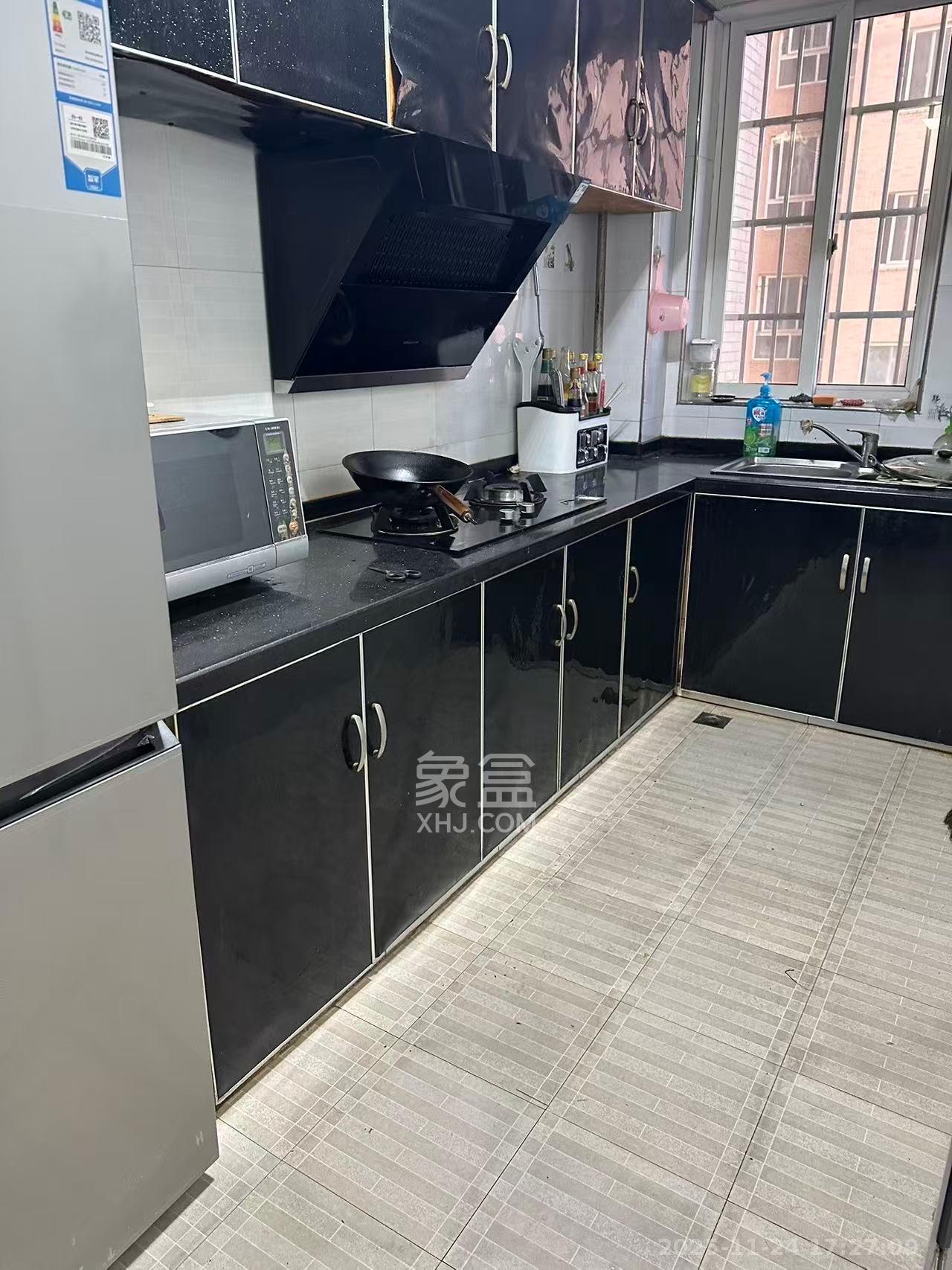 新诚小区 2室2厅1卫 1500.0元/月 新诚小区 2室2厅1卫 1500.0元/月室内图