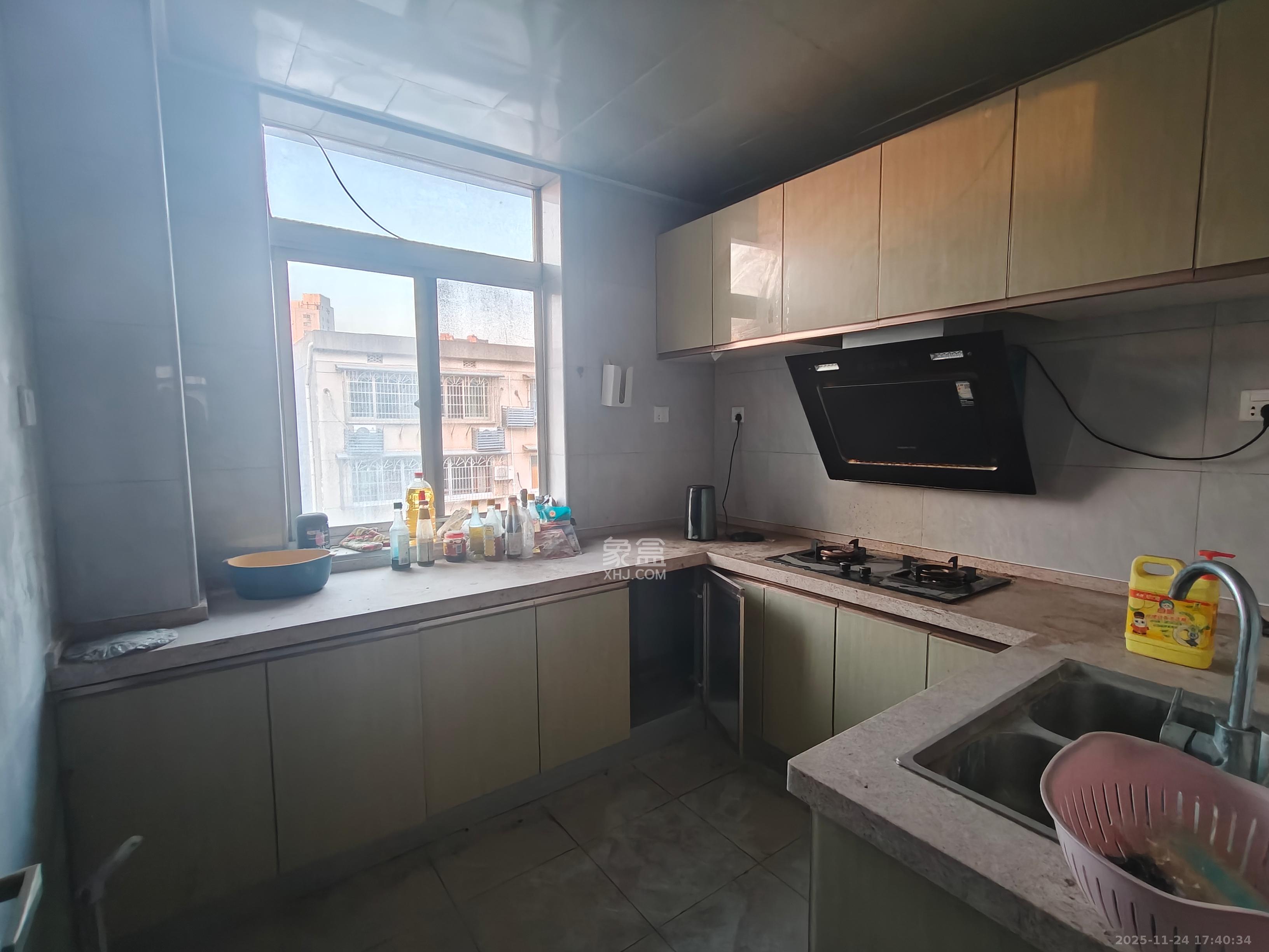 金科园 4室2厅2卫 3000.0元/月 金科园 4室2厅2卫 3000.0元/月室内图