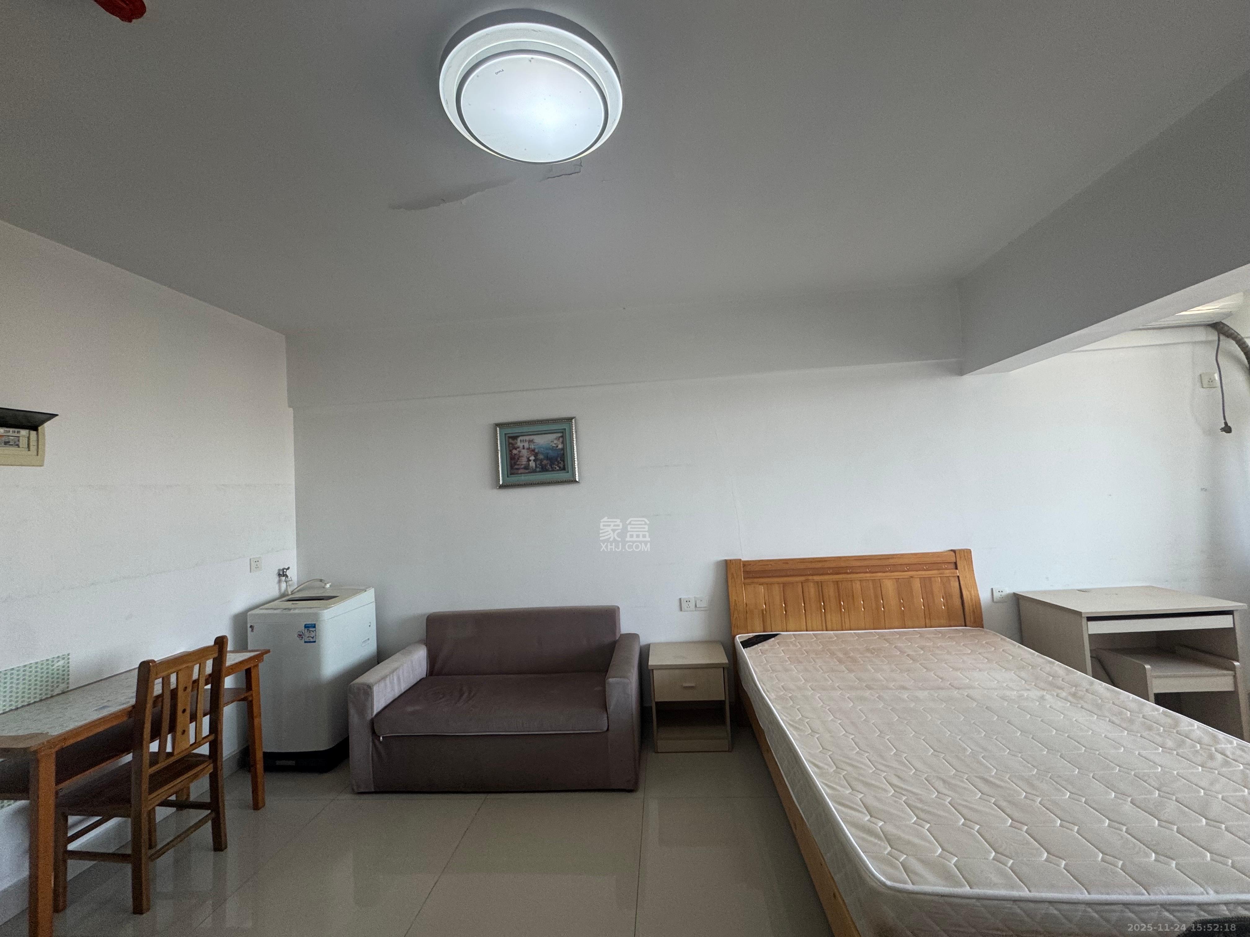 观园国际公寓  1室1厅1卫    1500.0元/月室内图