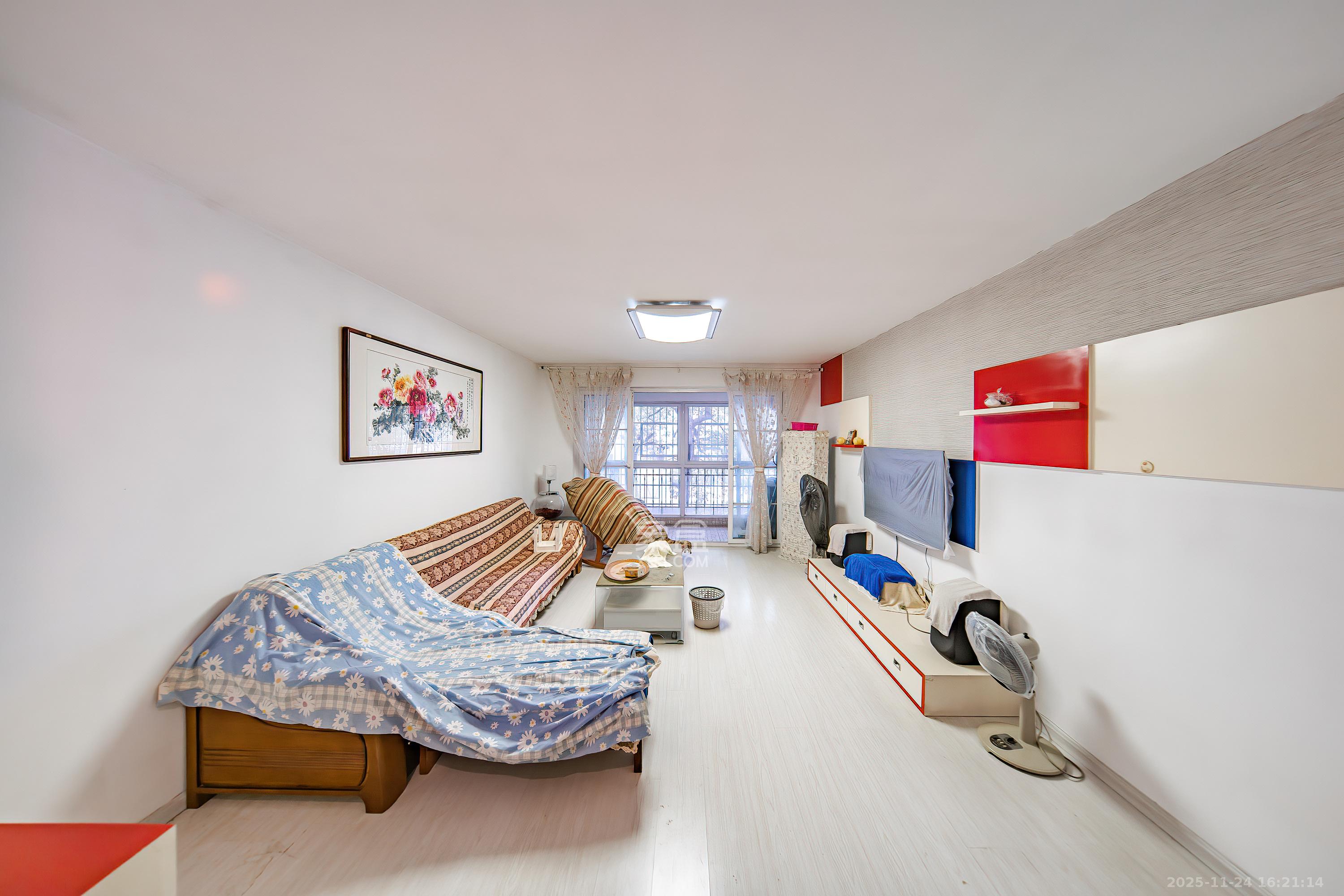 金帆小区 3室2厅2卫 79.8万 金帆小区 3室2厅2卫 79.8万客厅