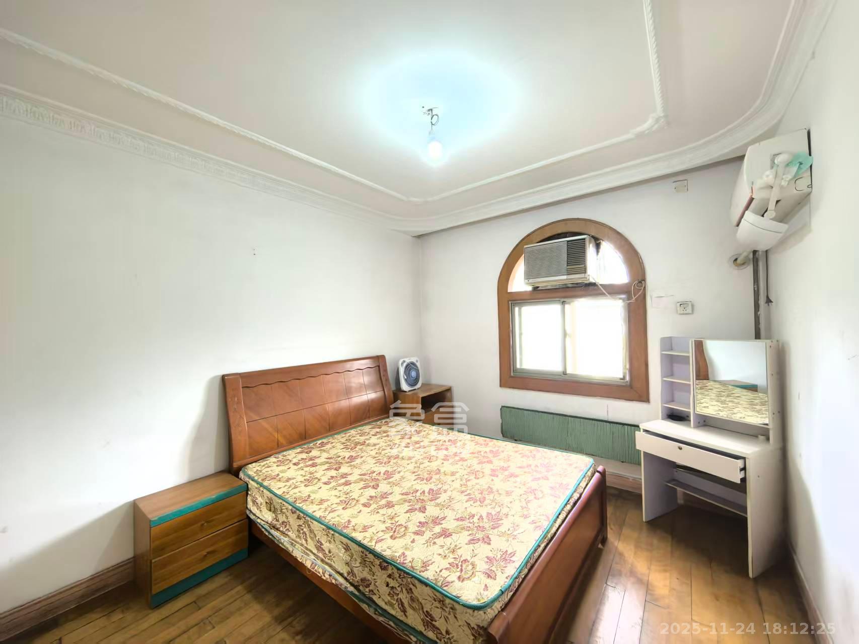 英才园三片  2室2厅1卫    1600.0元/月室内图