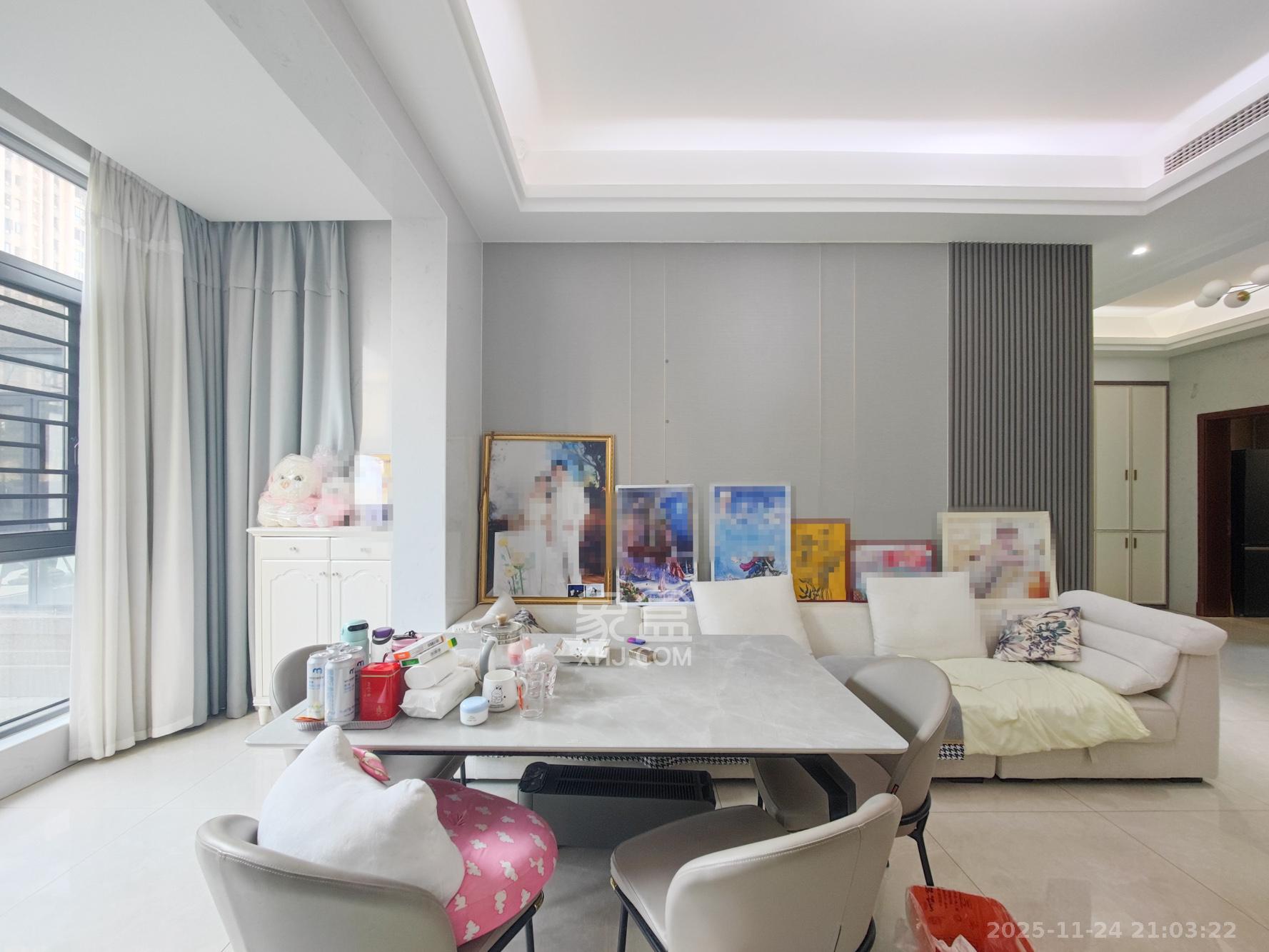 恒大上林苑 4室2厅2卫 140.0万 恒大上林苑 4室2厅2卫 140.0万客厅