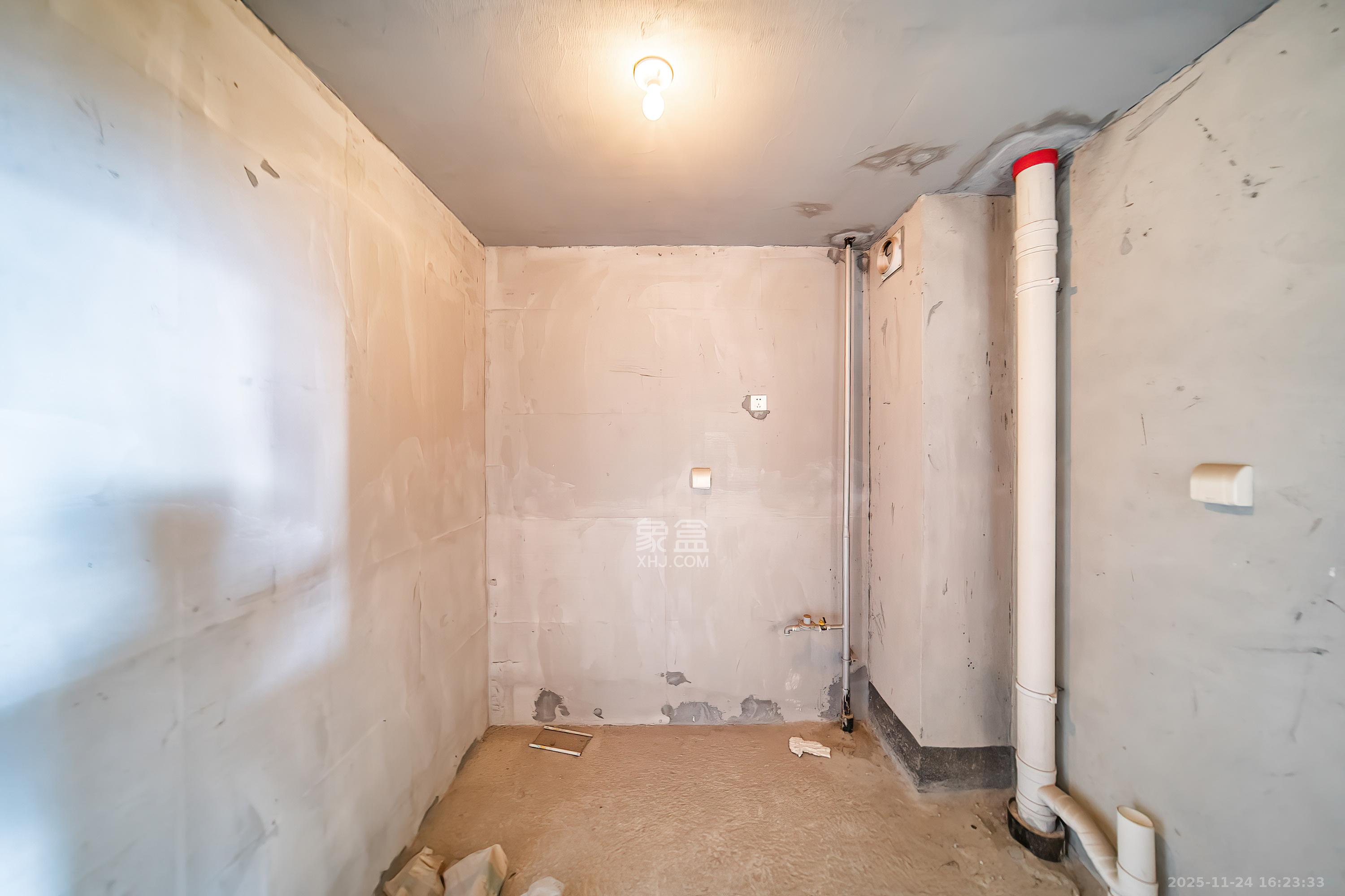 上园商住小区 4室2厅2卫 130.0万 上园商住小区 4室2厅2卫 130.0万厨房