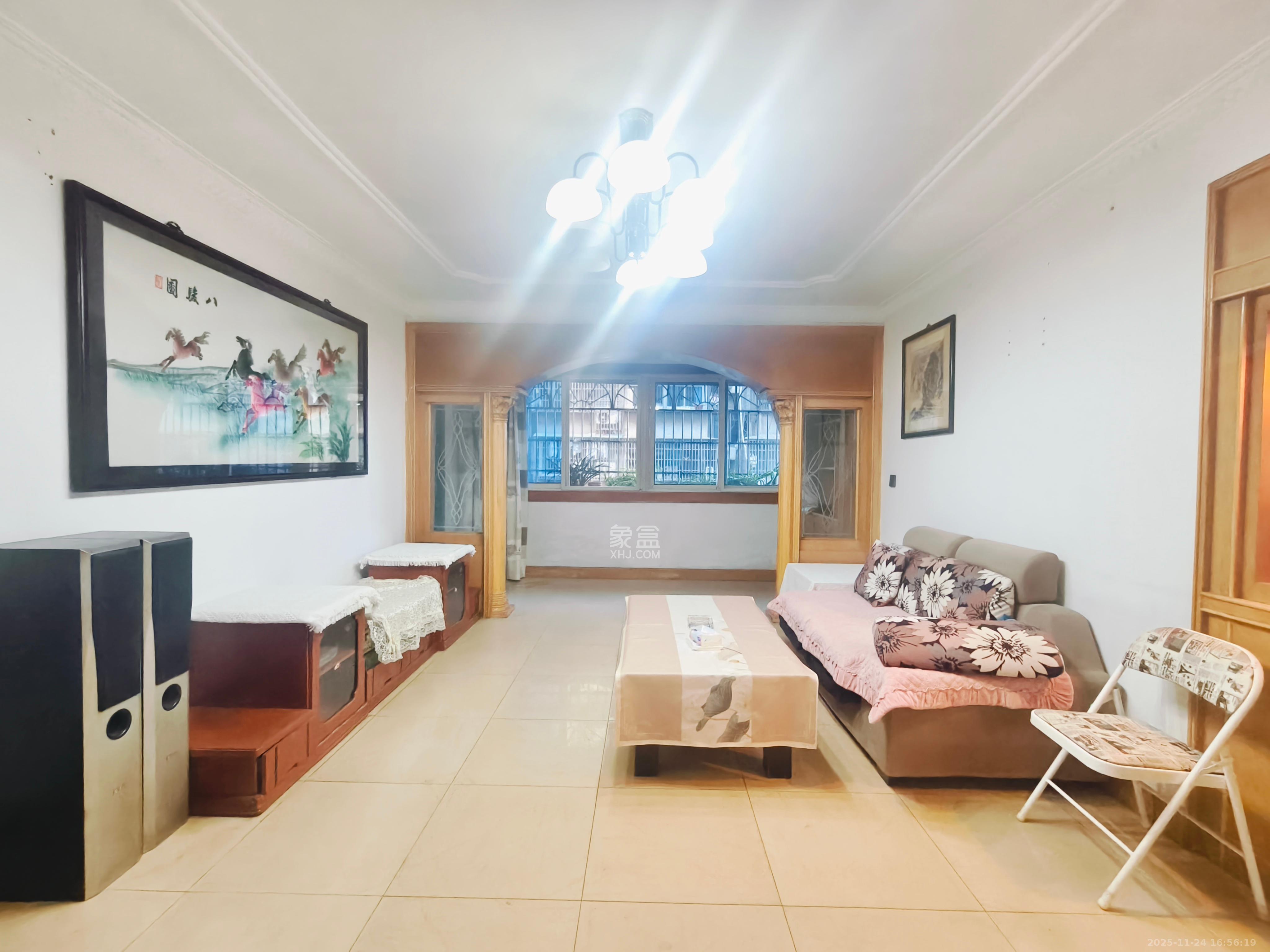 德雅精品公寓 3室2厅1卫 2500.0元/月 德雅精品公寓 3室2厅1卫 2500.0元/月室内图