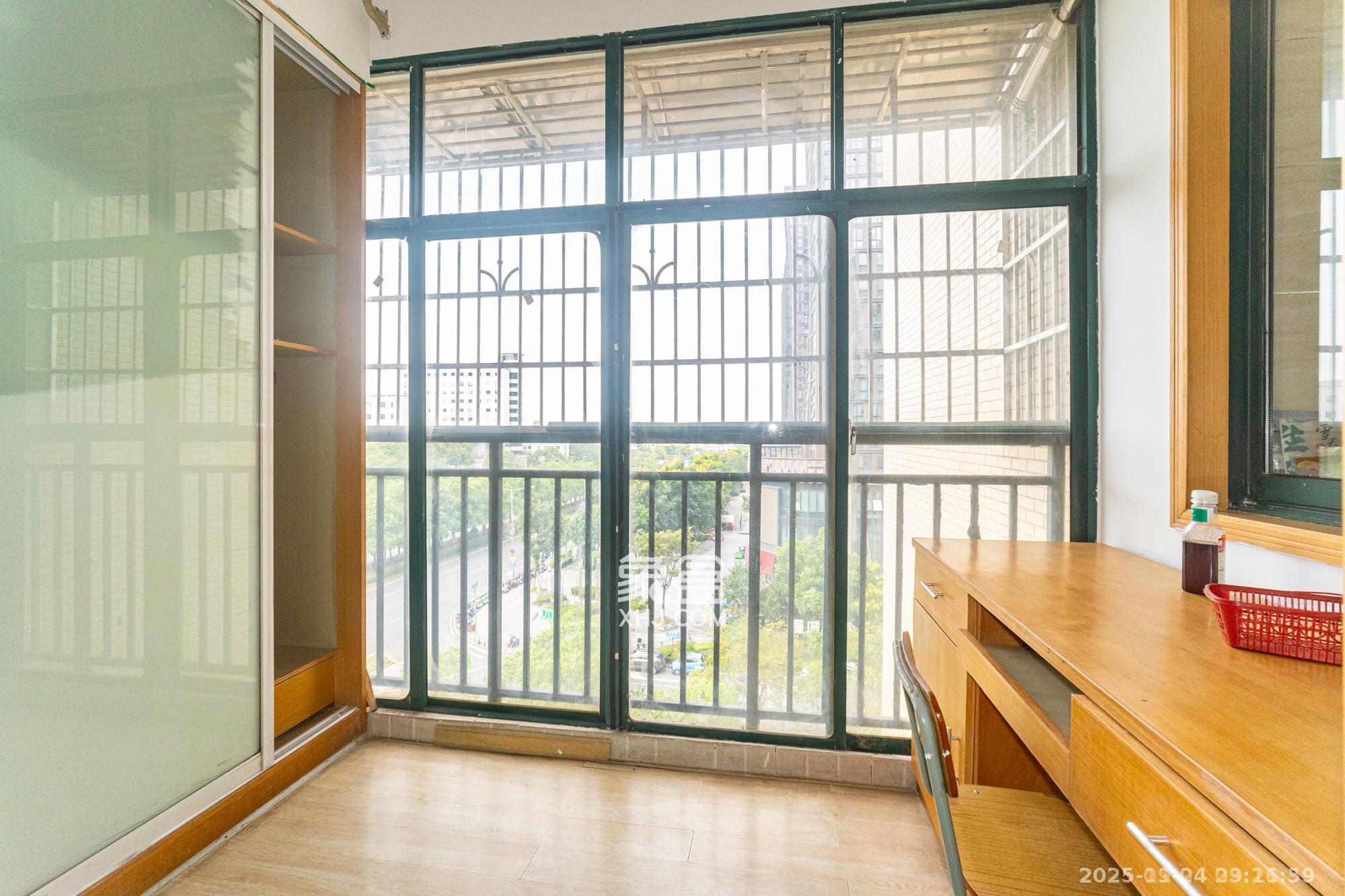 松雅湖畔  1室2厅1卫    1600.0元/月室内图