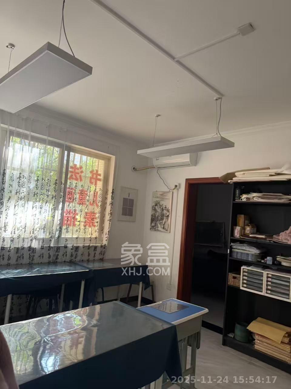 汇景豪庭  3室2厅2卫    3000.0元/月室内图