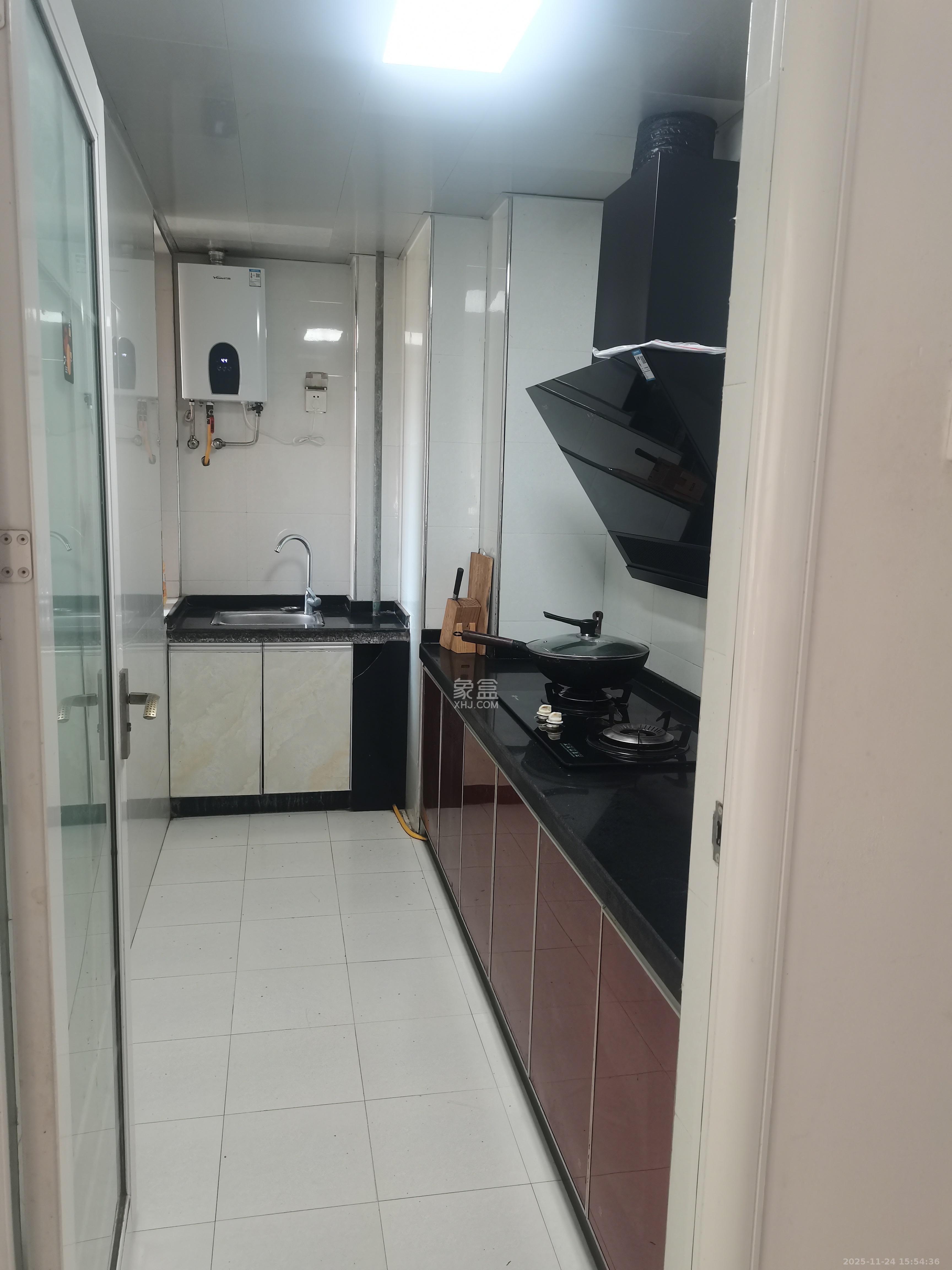 麓枫和苑  2室1厅1卫    2500.0元/月室内图1