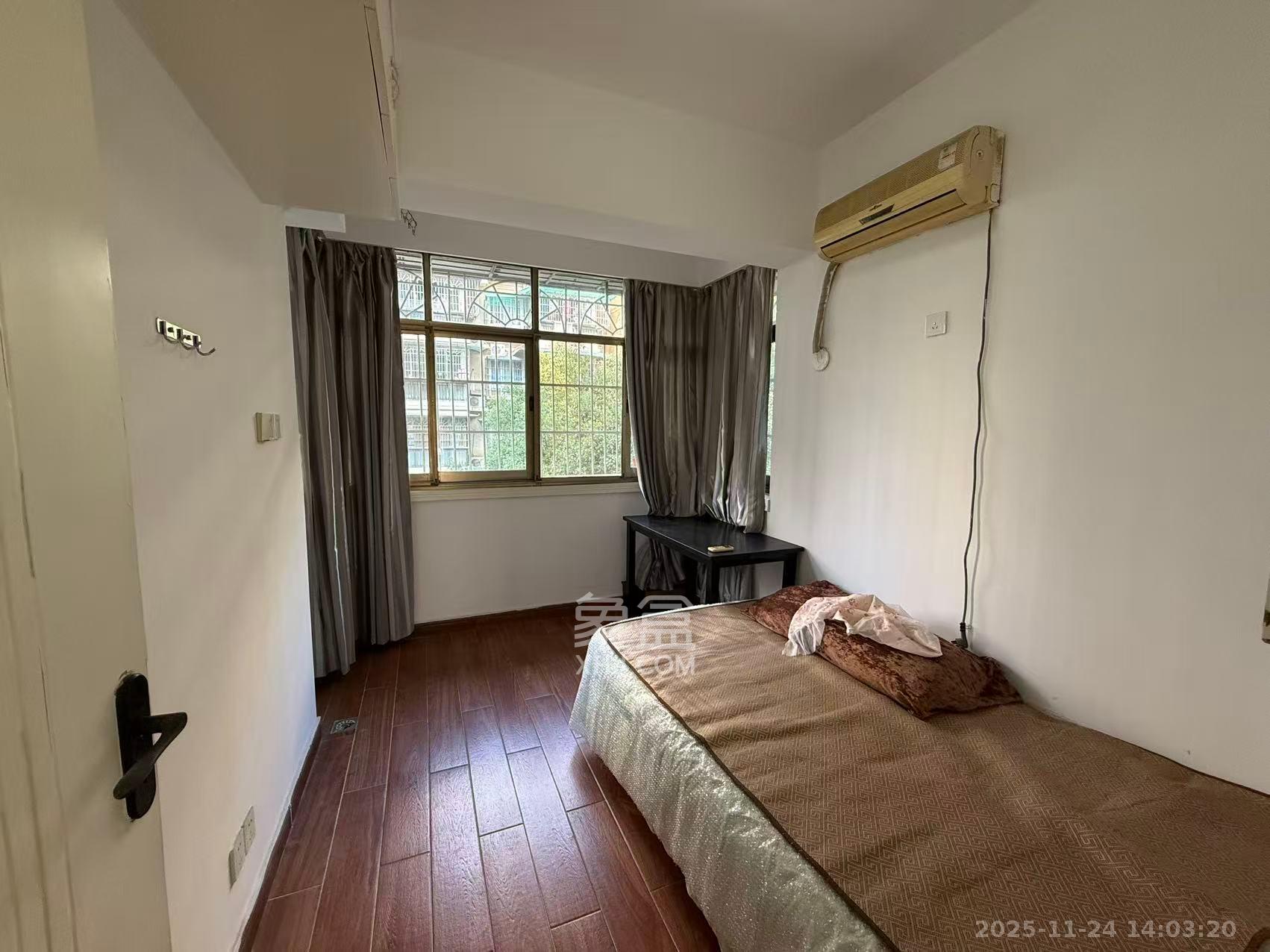 明珠苑 3室2厅2卫 2600.0元/月 明珠苑 3室2厅2卫 2600.0元/月室内图