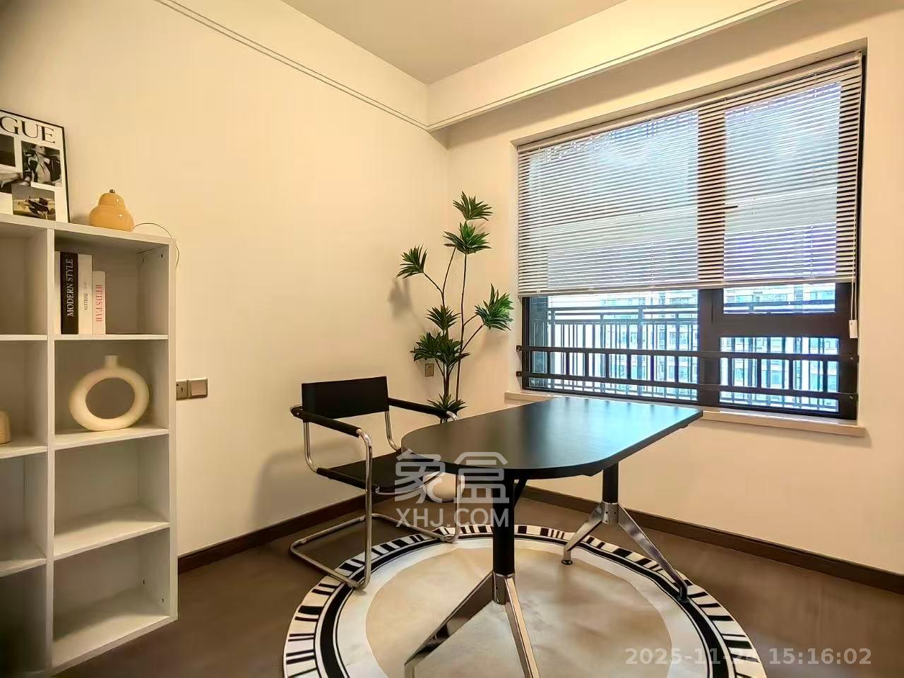 龙湖春江天玺  3室2厅2卫    4500.0元/月室内图