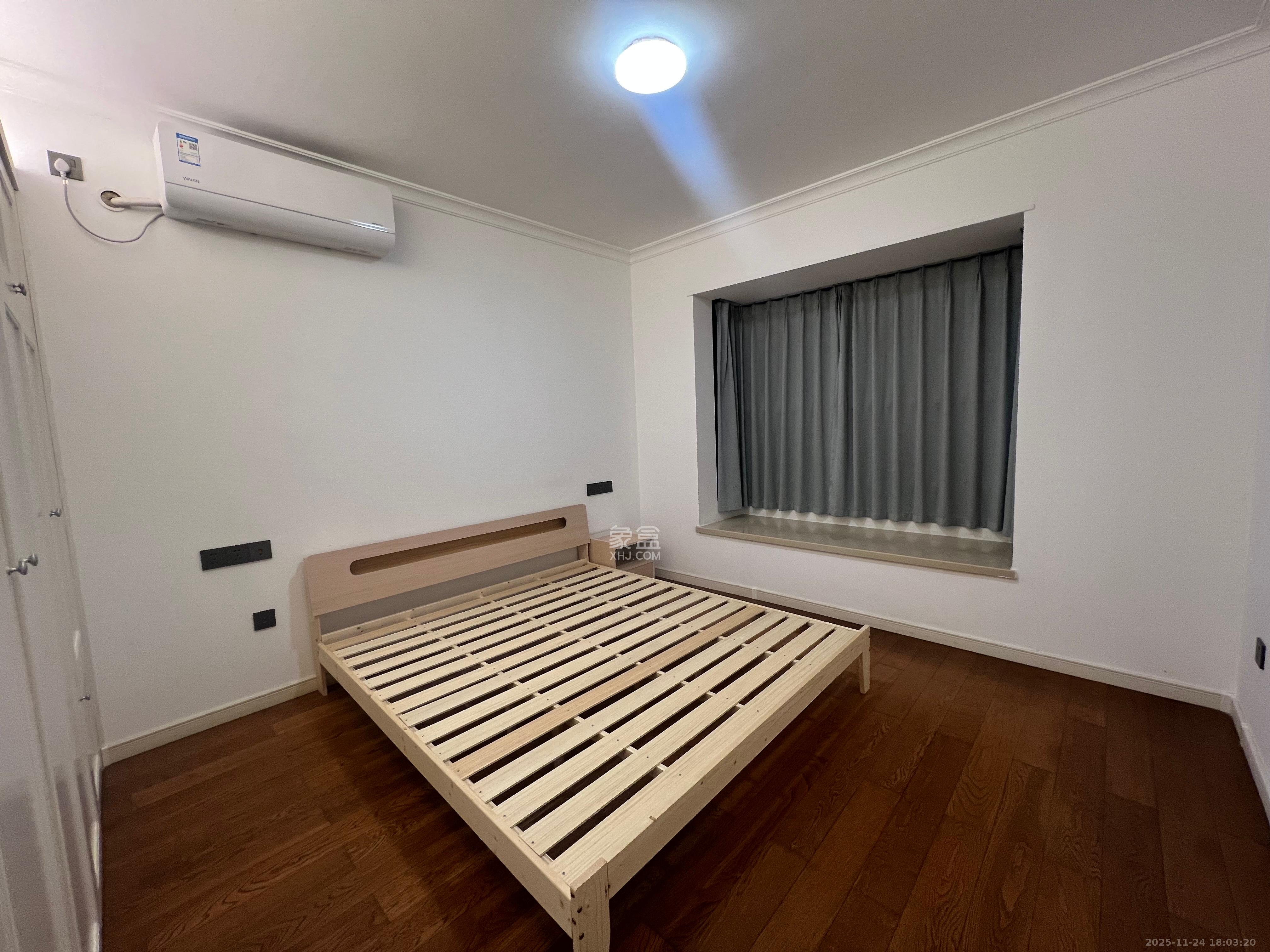 万科魅力之城锋镜里 4室2厅2卫 3200.0元/月 万科魅力之城锋镜里 4室2厅2卫 3200.0元/月室内图