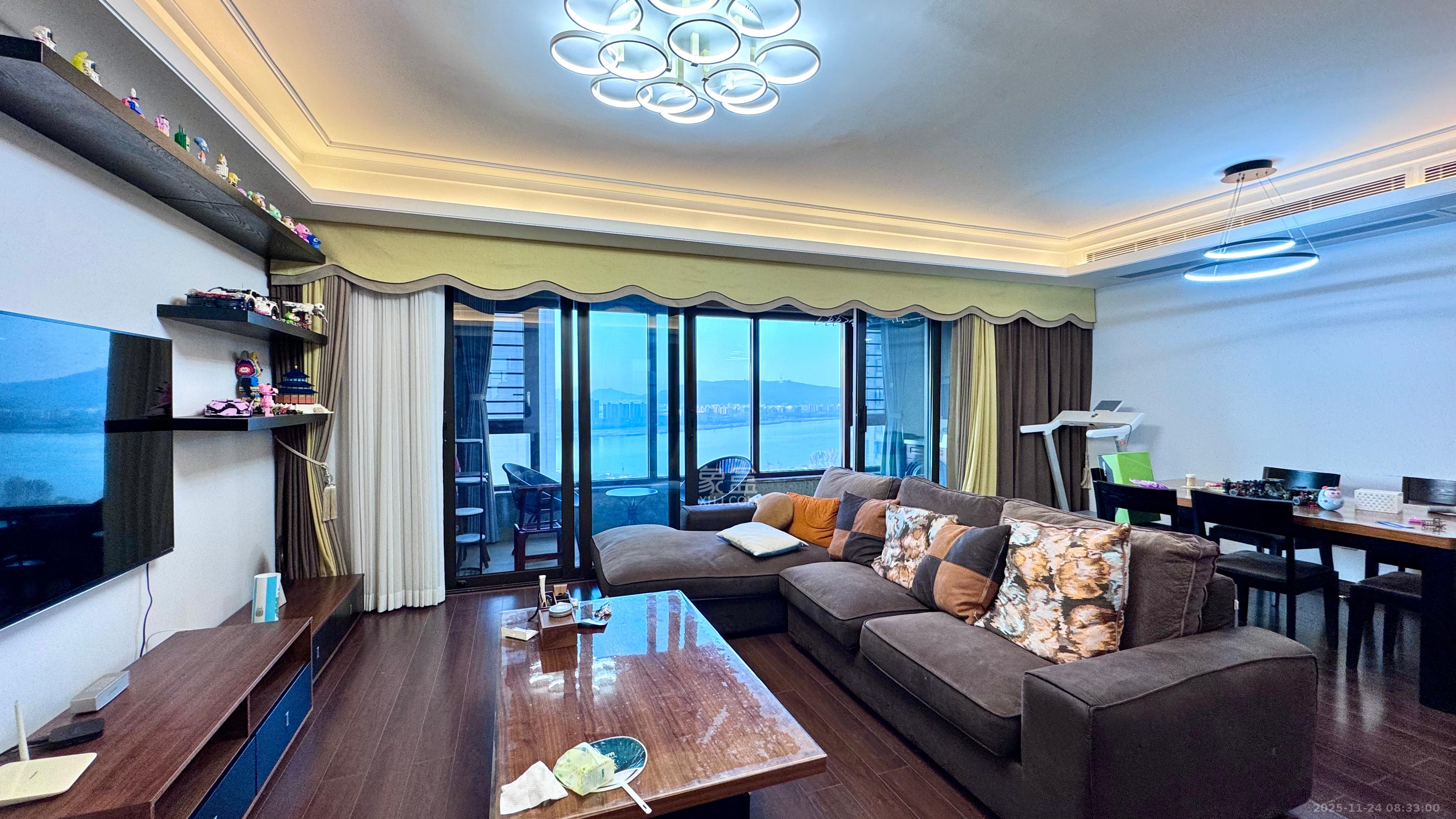 万科紫台  3室2厅2卫    5200.0元/月室内图