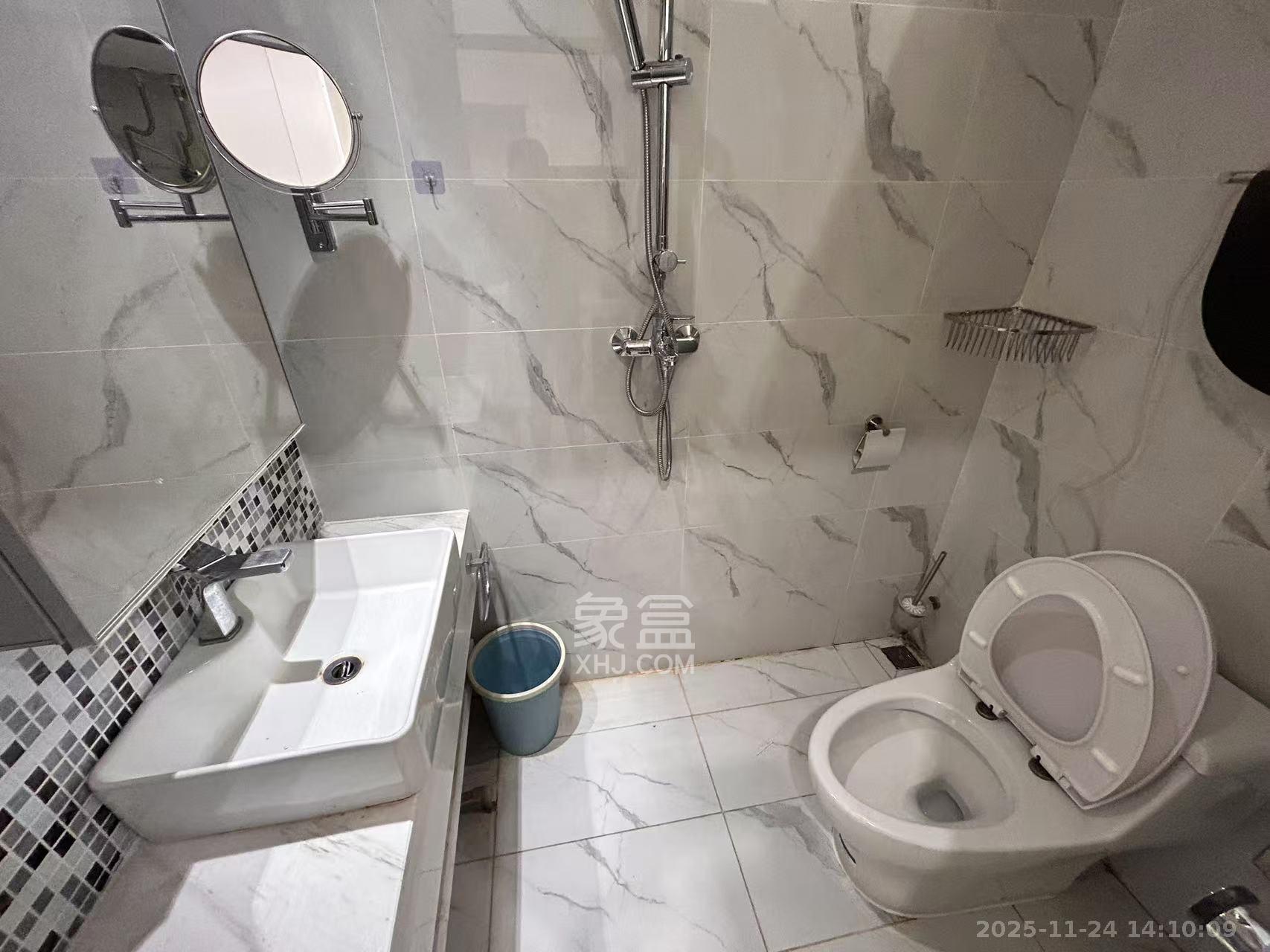 恒大誉府（融誉商业中心）  1室1厅1卫    1600.0元/月室内图