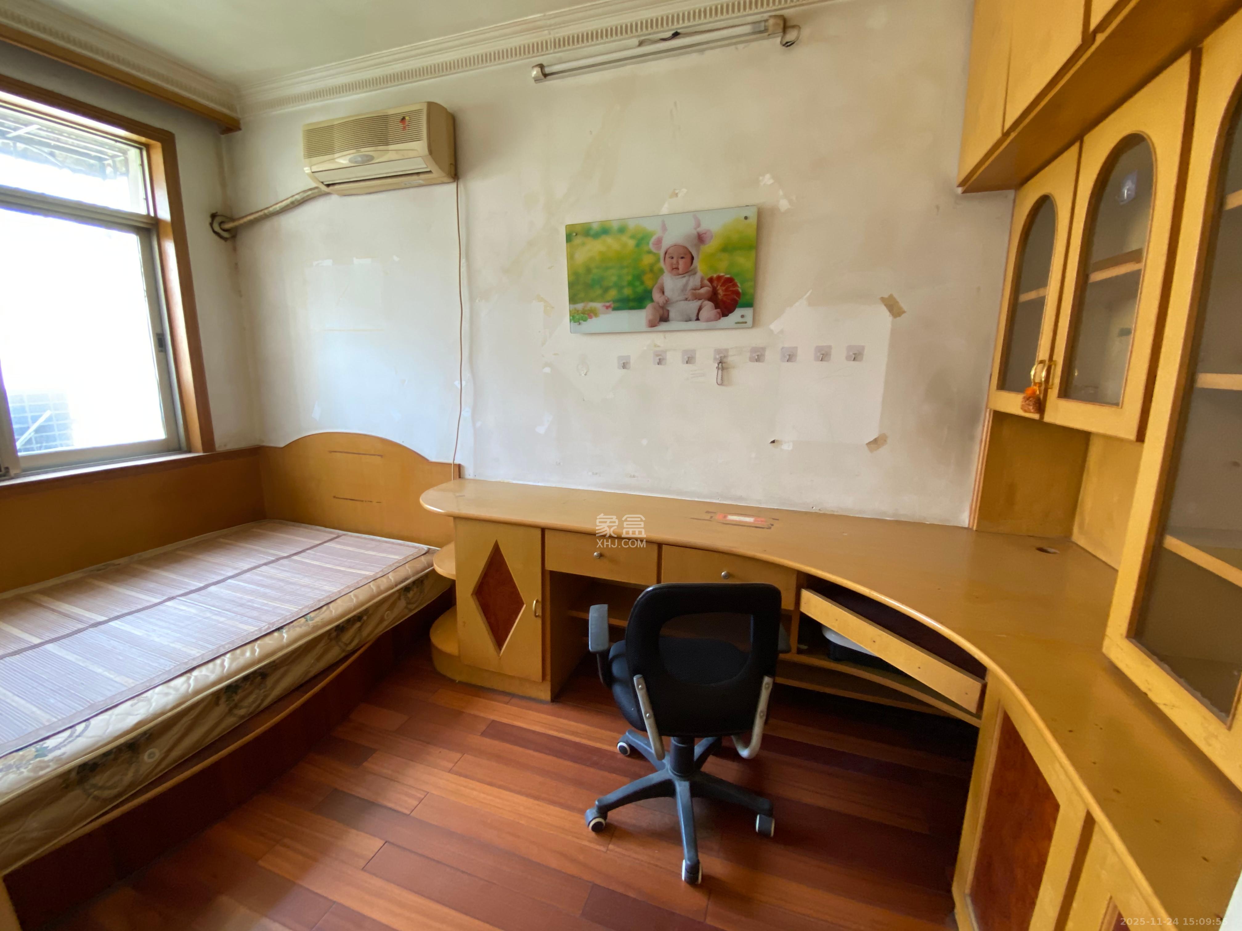 长岭水电八局宿舍  3室2厅1卫    2000.0元/月室内图