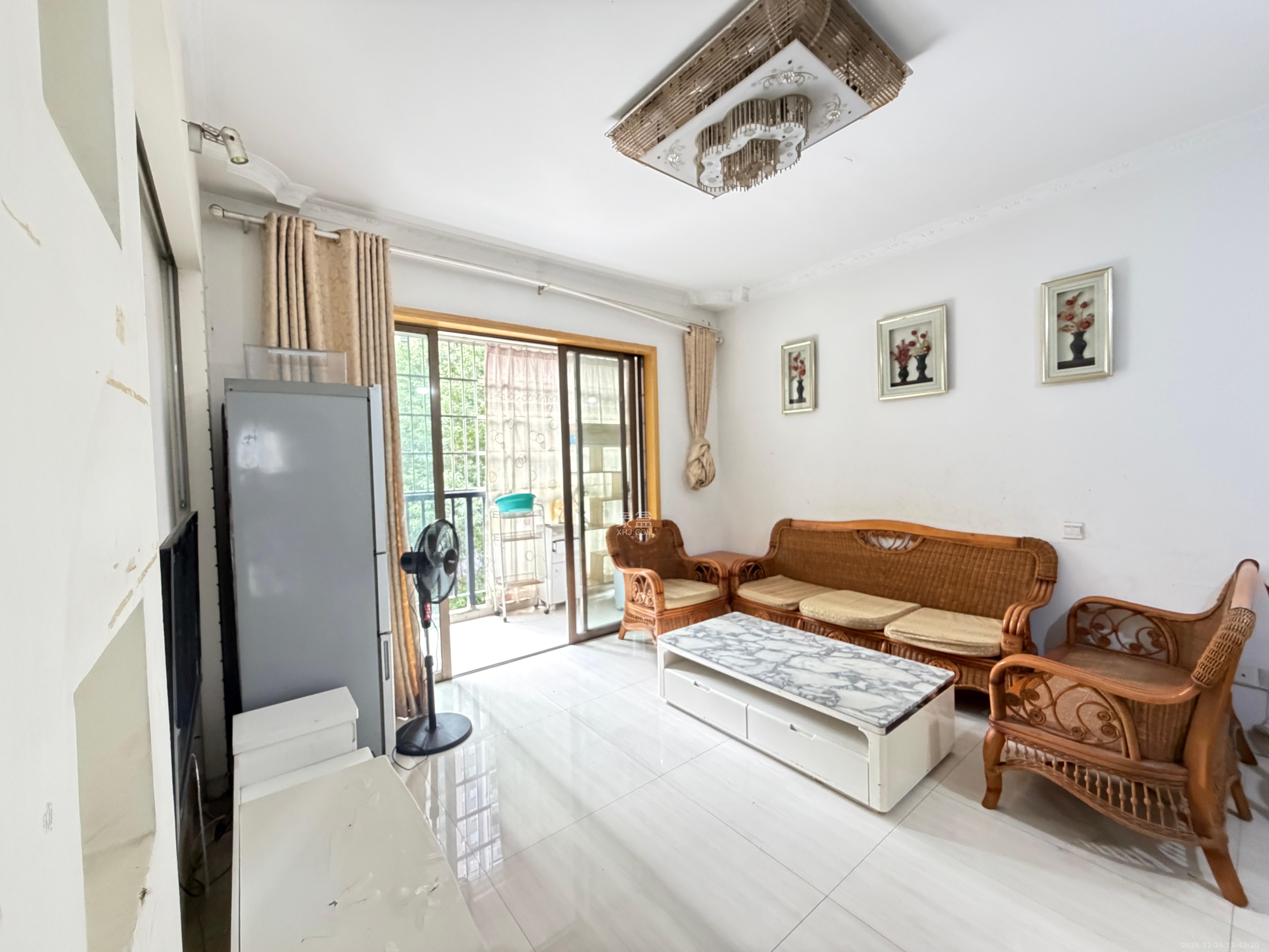 岳泰理想城 3室2厅1卫 2200.0元/月 岳泰理想城 3室2厅1卫 2200.0元/月室内图