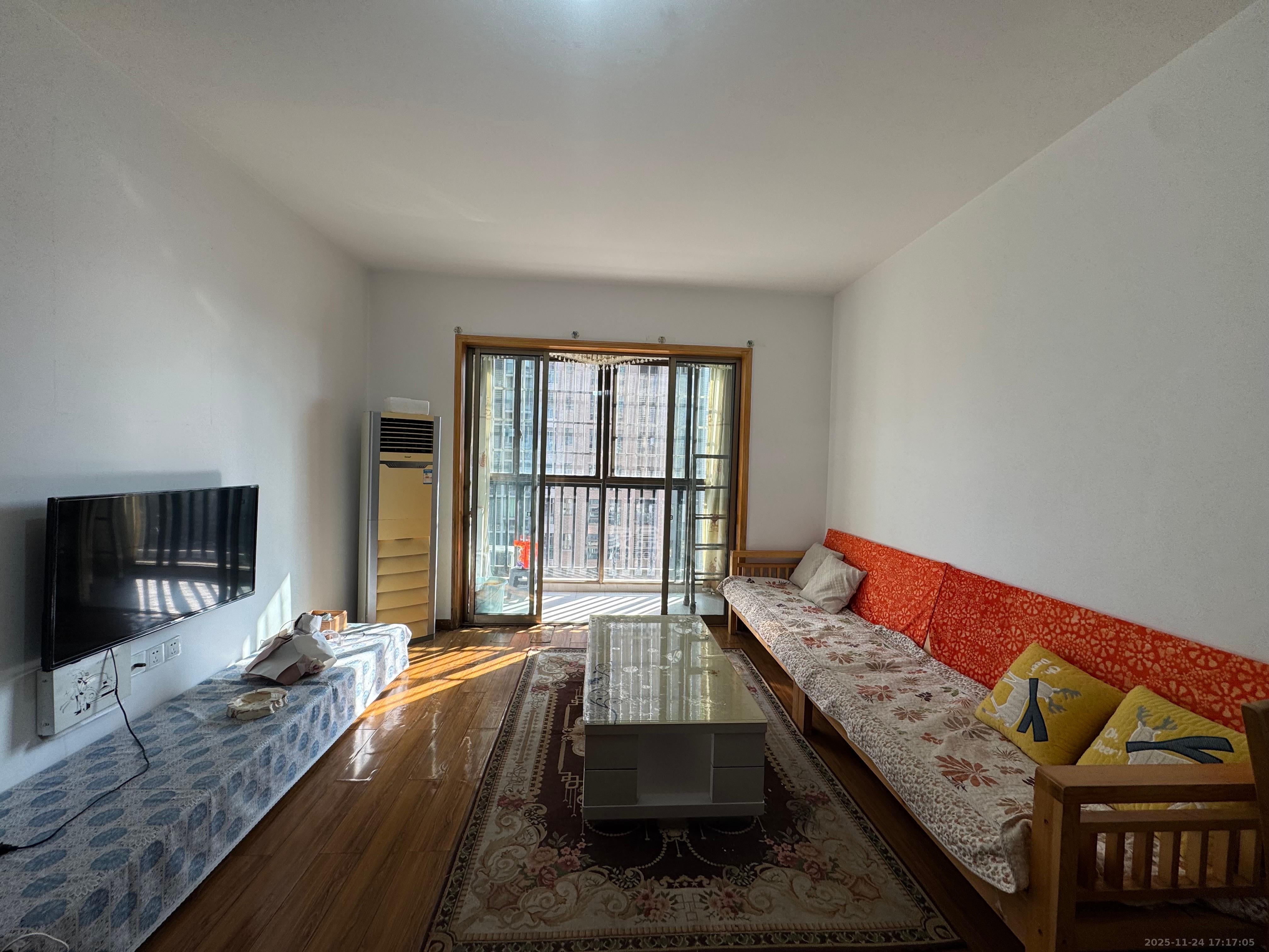 岳泰理想城  3室2厅1卫    2500.0元/月