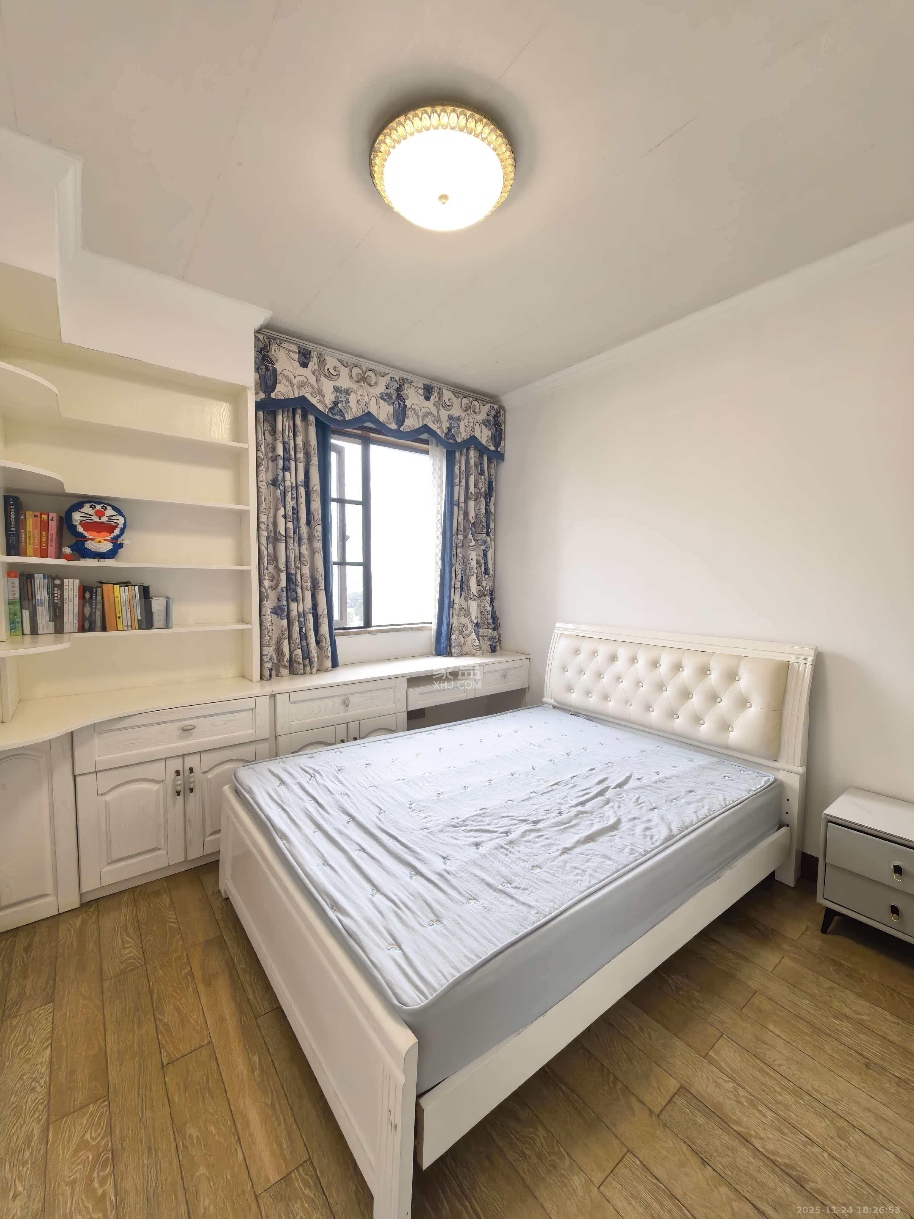 金色溪泉湾  3室2厅2卫    3200.0元/月室内图