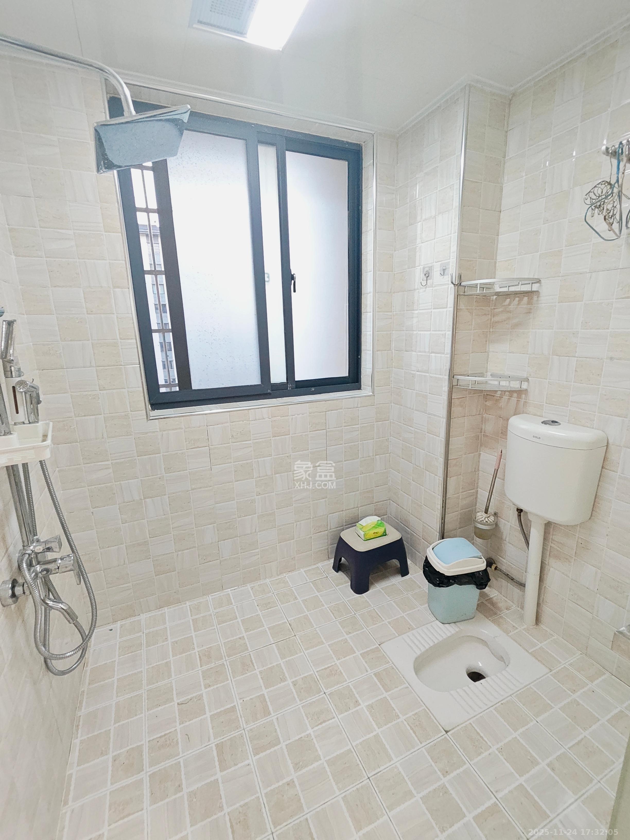 金科东方大院五期  3室2厅2卫    2500.0元/月室内图