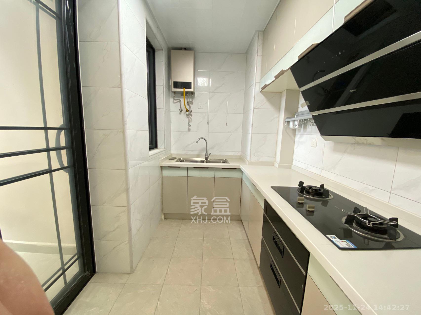 建发中央公园(建发美地) 3室2厅1卫 3600.0元/月 建发中央公园(建发美地) 3室2厅1卫 3600.0元/月室内图