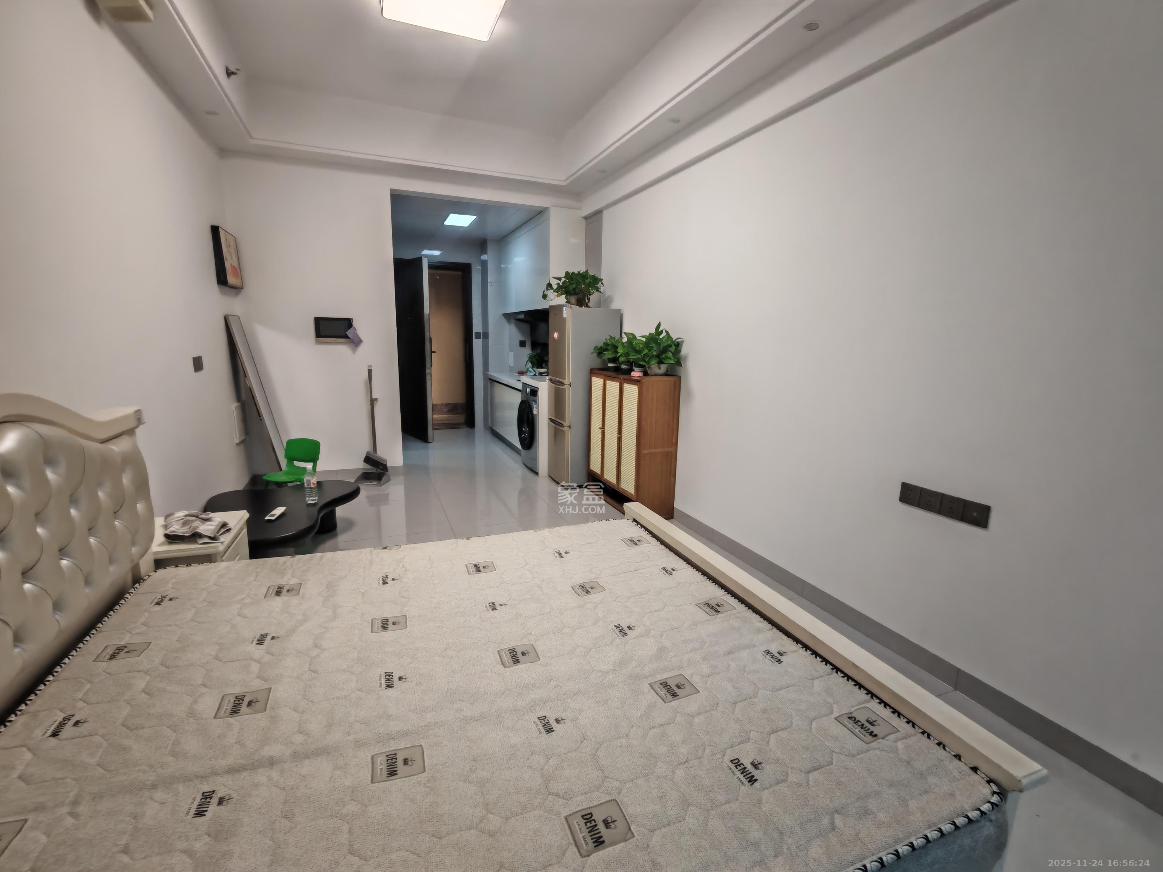 恒大誉府（融誉商业中心）  1室1厅1卫    1700.0元/月室内图