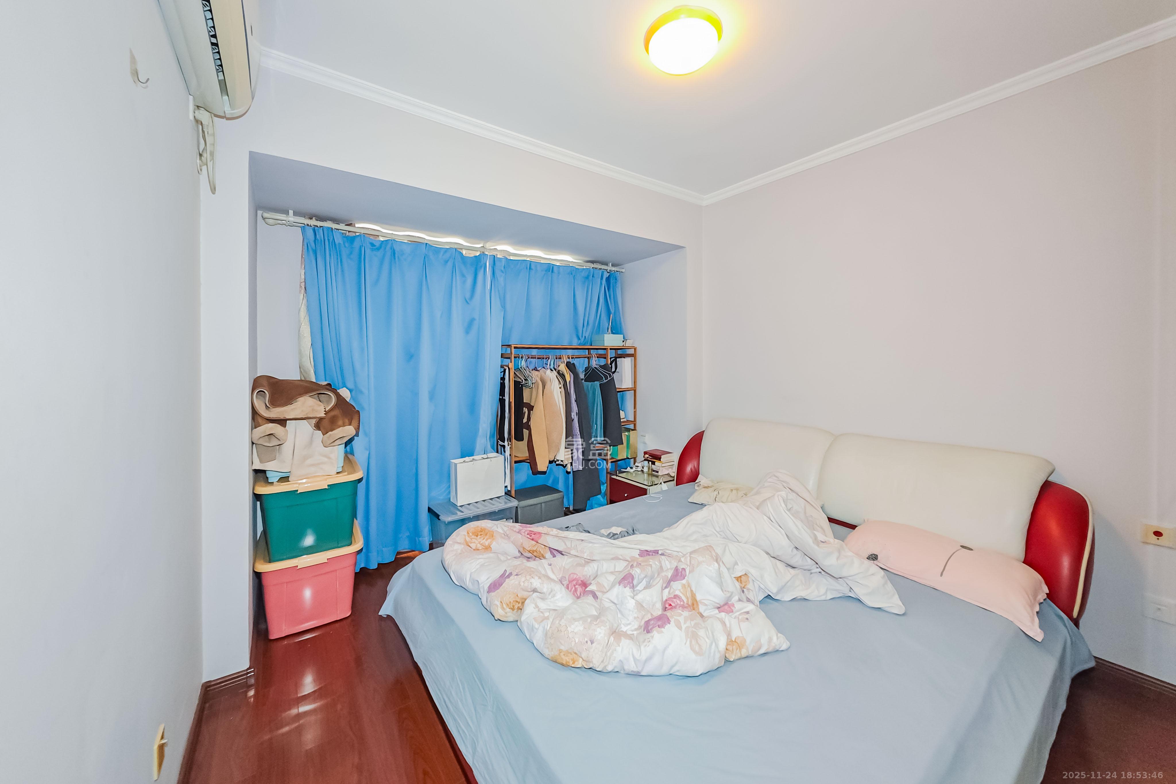 万科金域华府二期 1室2厅1卫 90.0万 万科金域华府二期 1室2厅1卫 90.0万卧室